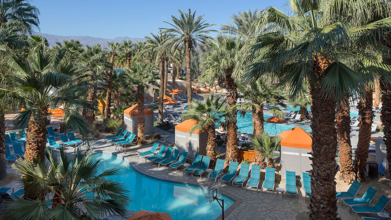 pool view 
