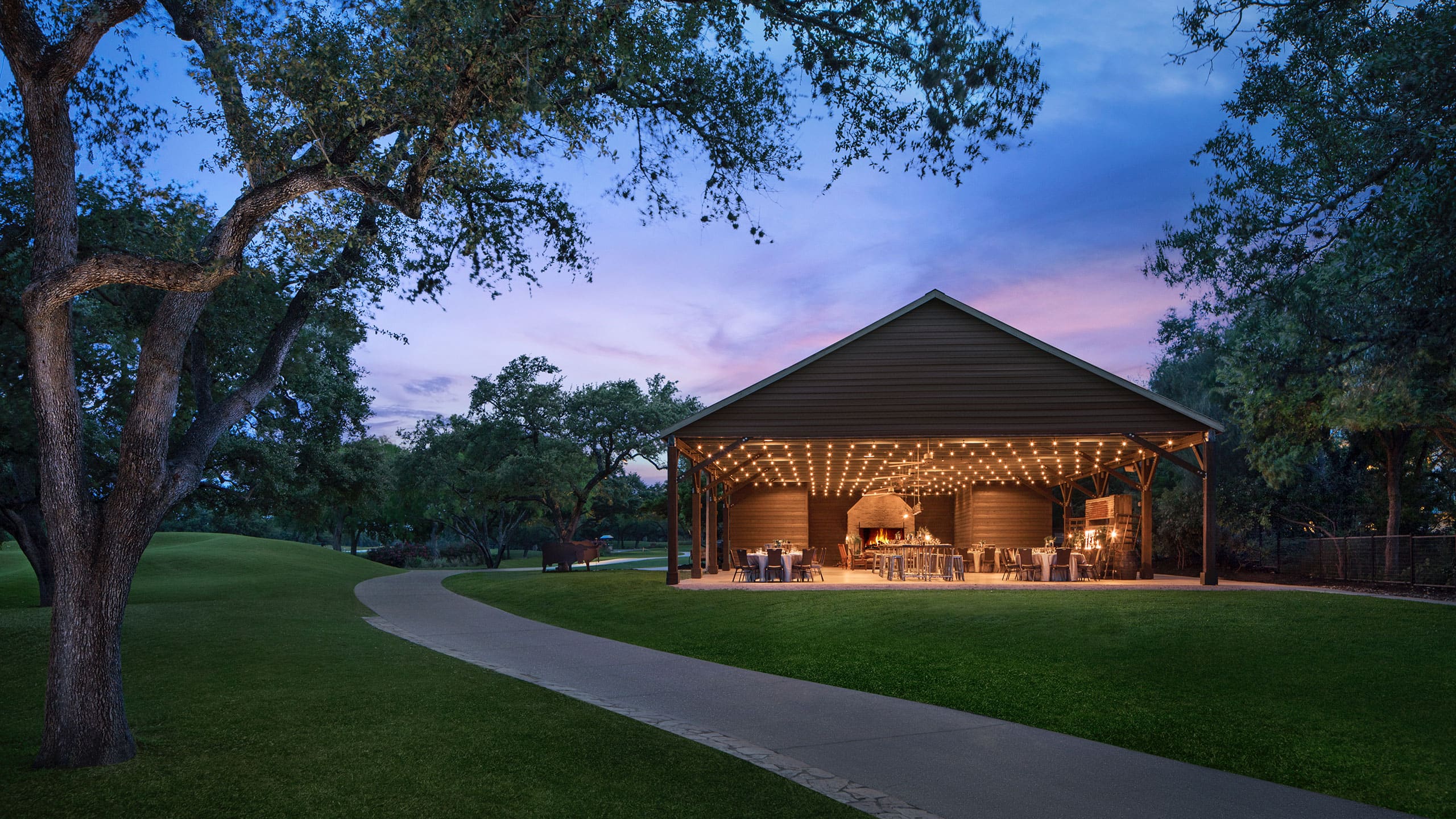 Hyatt Regency Hill Country Resort and Spa Luckenbach Exterior Night