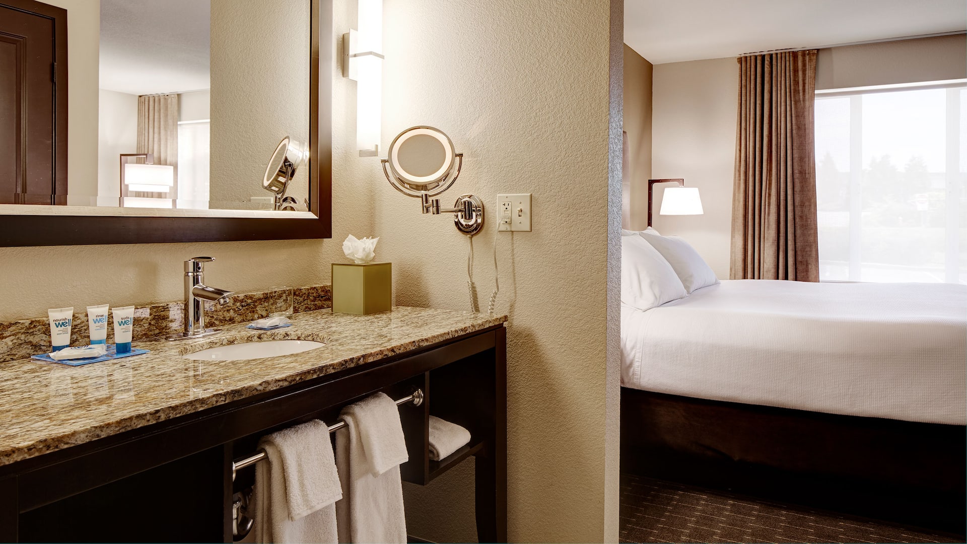 2 de 2 Studio One Bedroom Bathroom Vanity