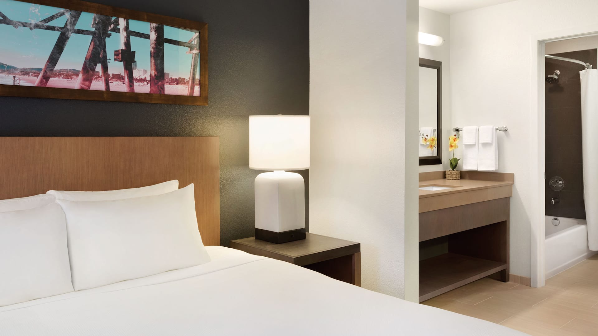 Hyatt House Miami Airport One Bedroom King Suite