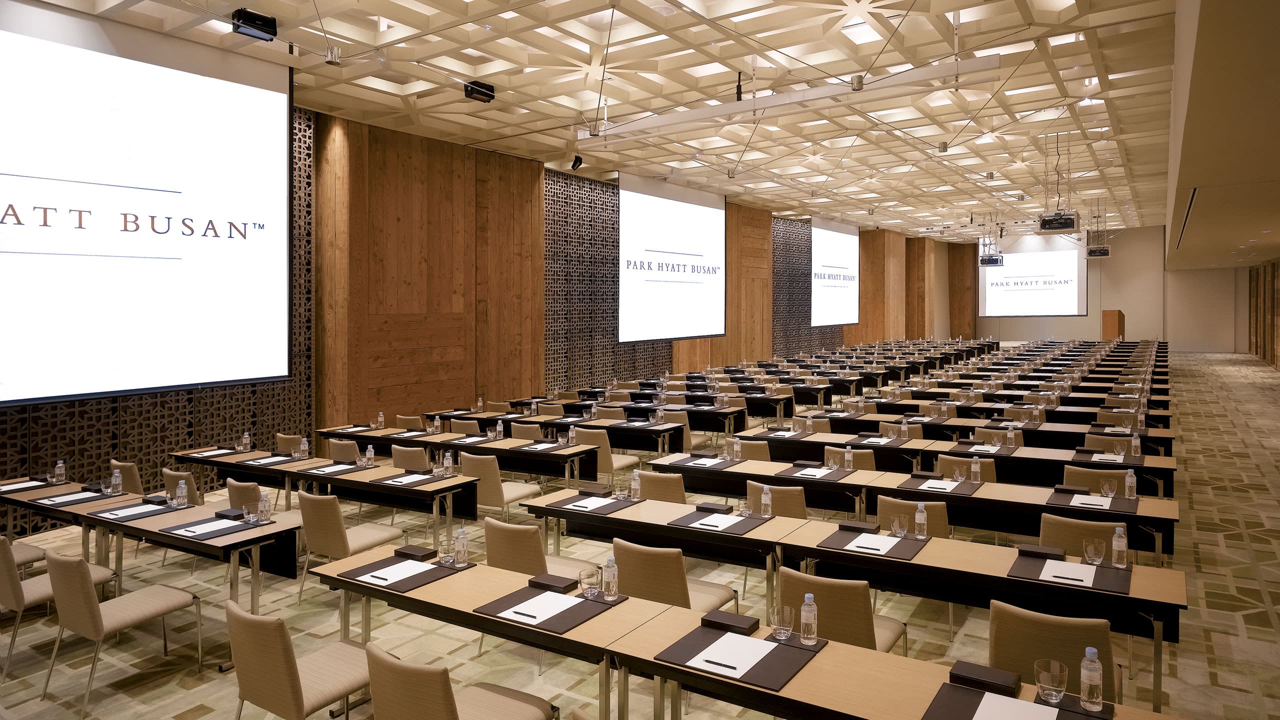 3 of 4 Park Hyatt Busan Ballroom School