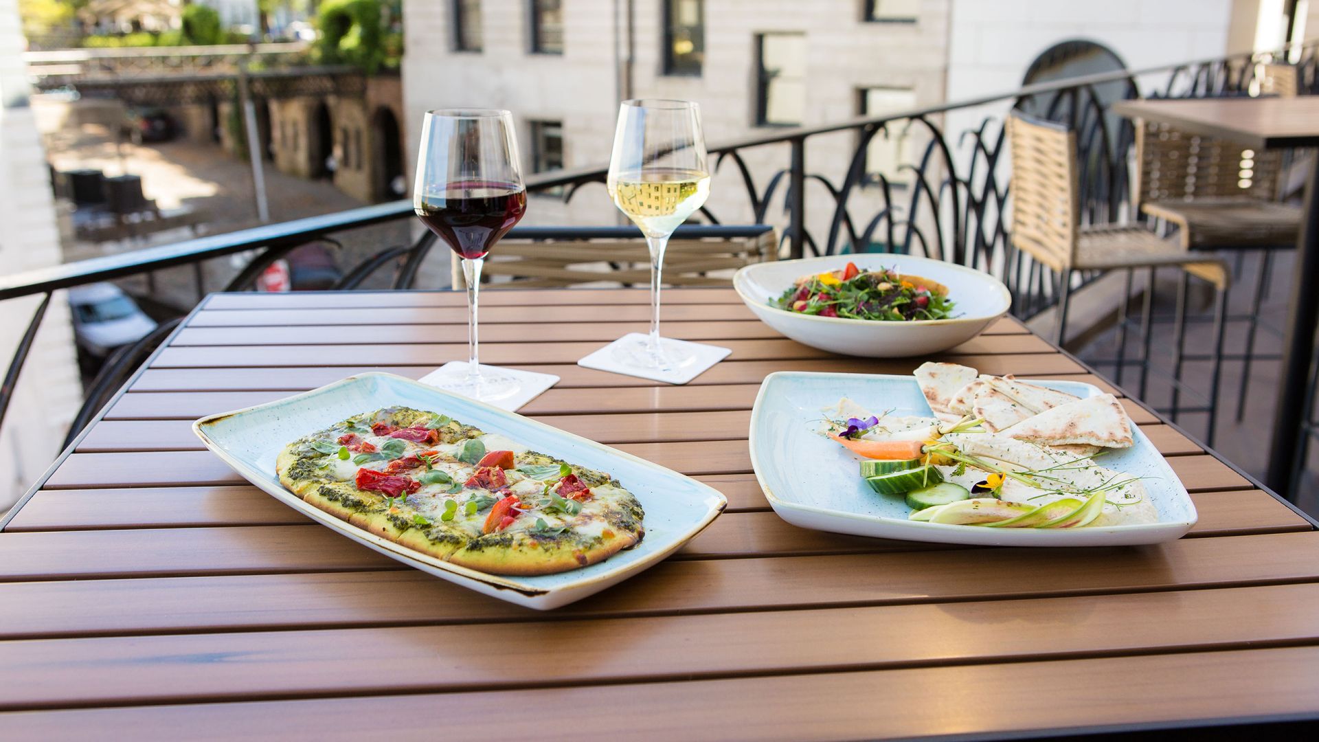 Savannah Restaurants And Hotel Dining Hyatt Regency Patio Dining