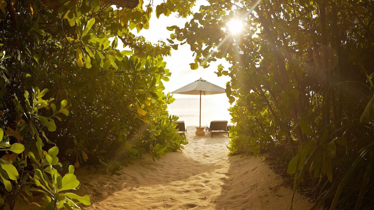 Land Villa Private Path to Beach