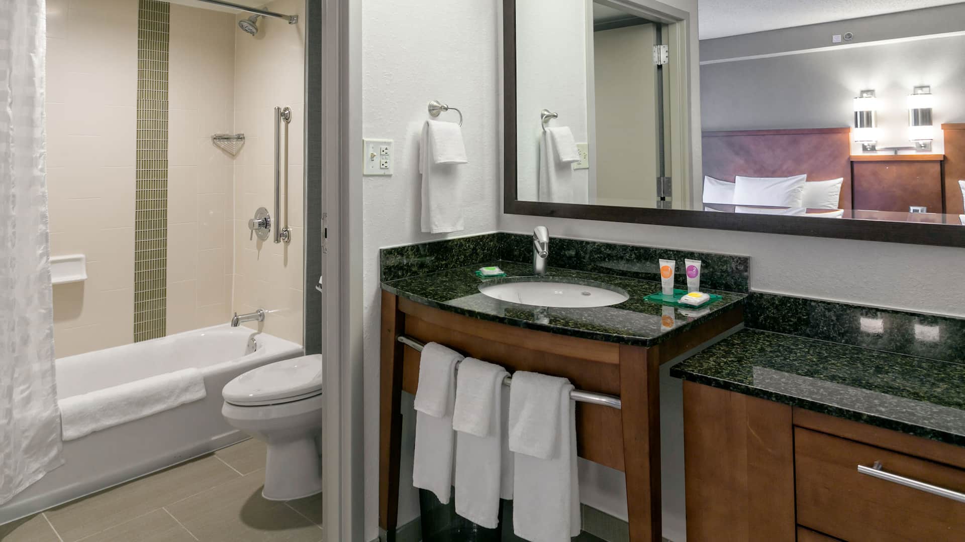 7 of 7 Hyatt Place Nashville/Franklin/Cool Springs Doubles Tub