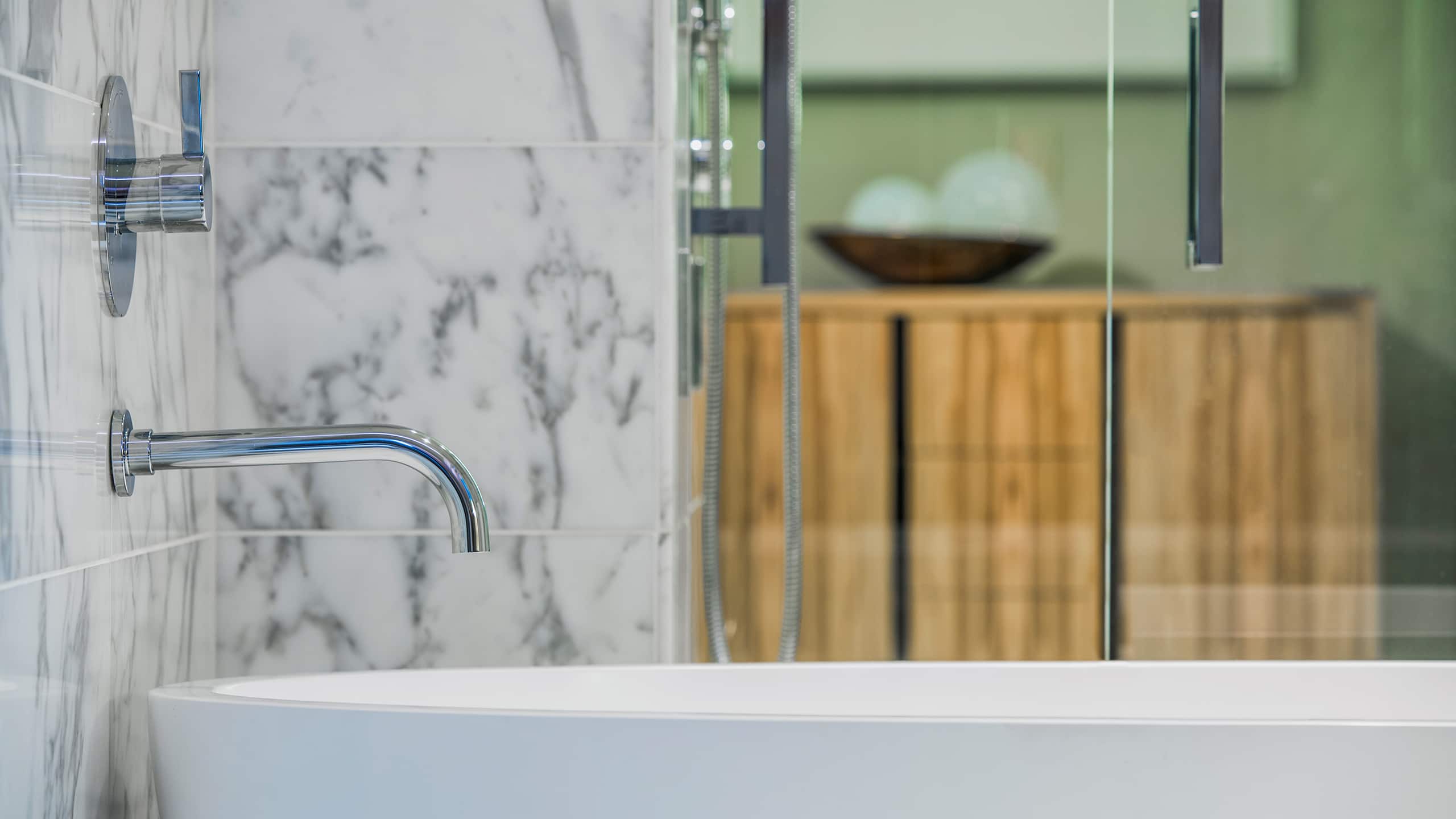 4 of 11 Hyatt Grand Central New York Presidential Bathroom