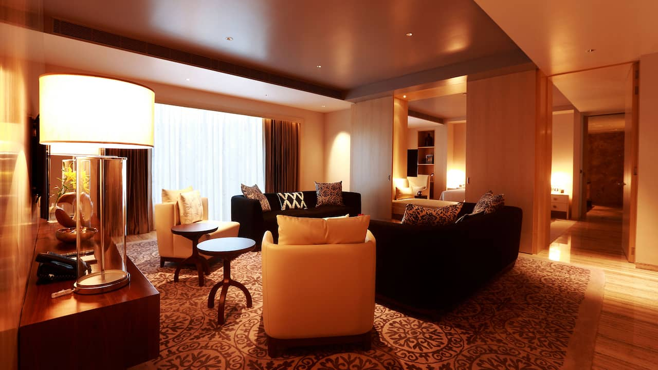 Luxury Rooms and Signature Suites - THE Park Chennai