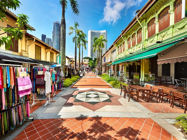 Andaz hotel near at the most popular tourist destinations (Sultan Mosque Singapore)