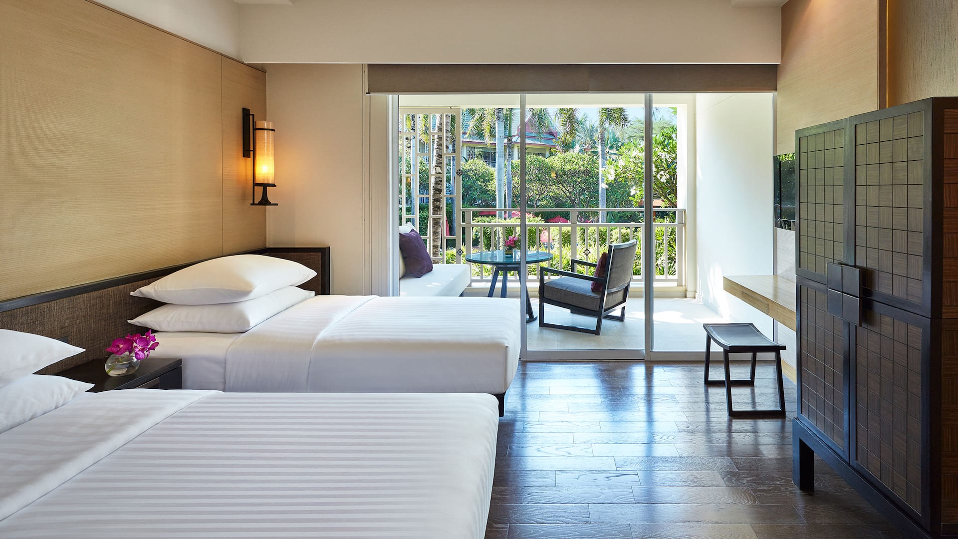 1 de 2 Hyatt Regency Hua Hin Club Twin Balcony