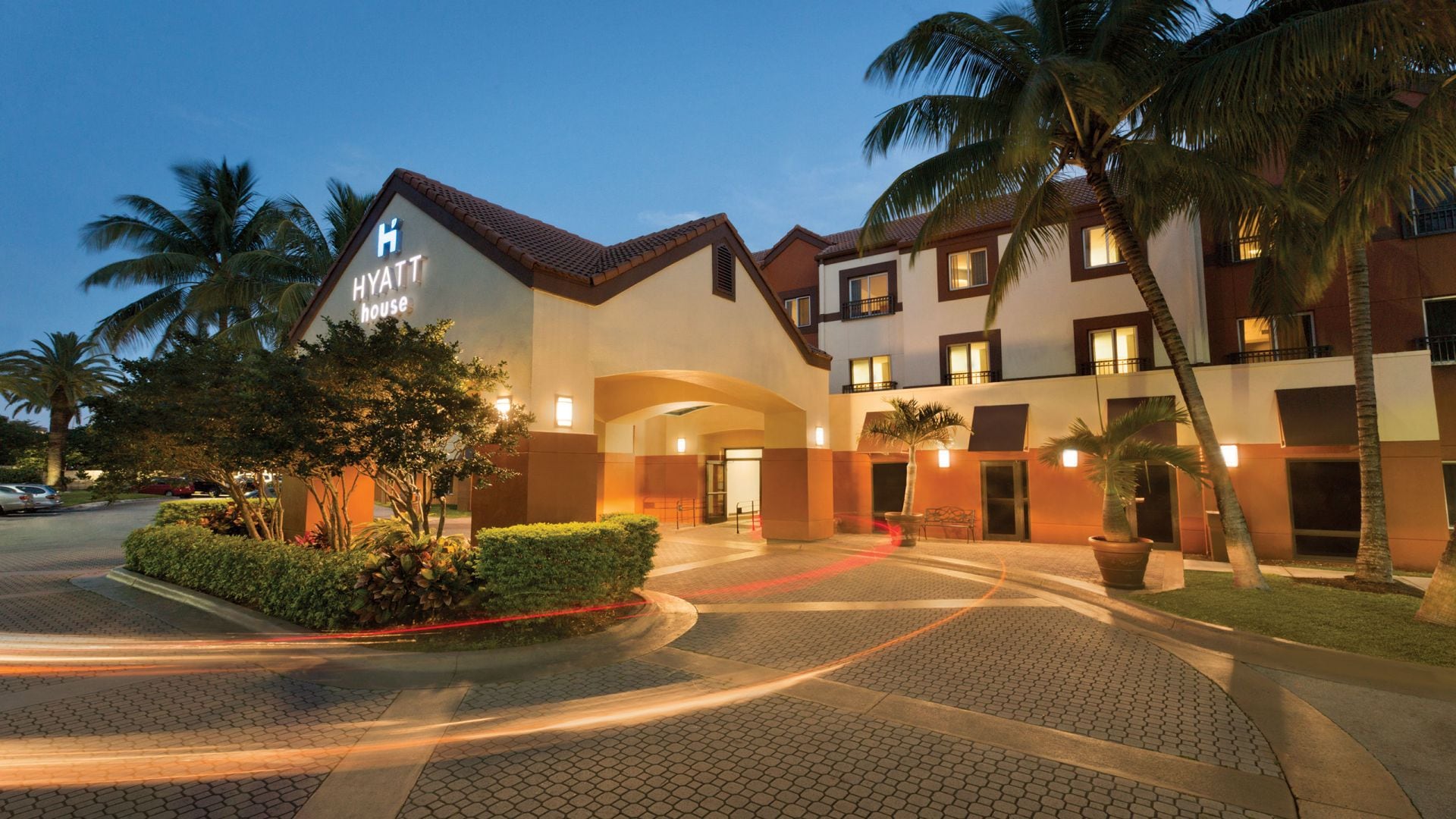 Extended Stay Hotel Near Miami International Airport Hyatt House Hyatt House Exterior