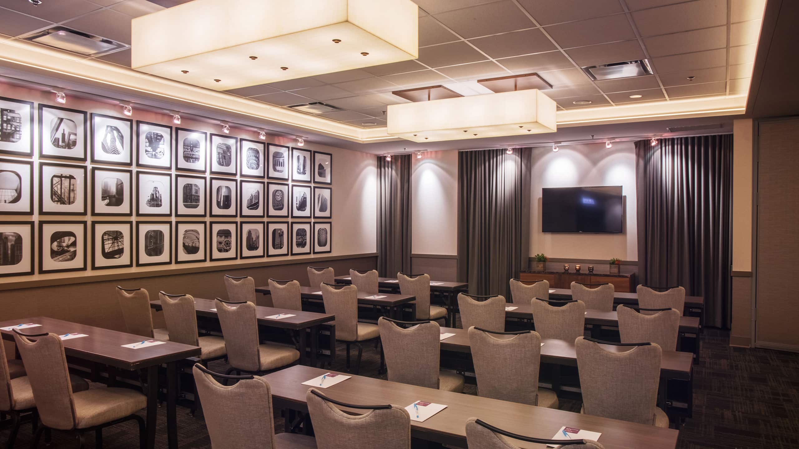 Hyatt Place Chicago/River North River Room Classroom Set