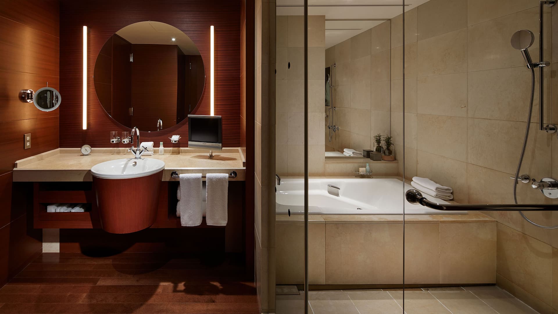 6 de 7 Grand Hyatt Tokyo New Grand Executive Suite King Bathroom
