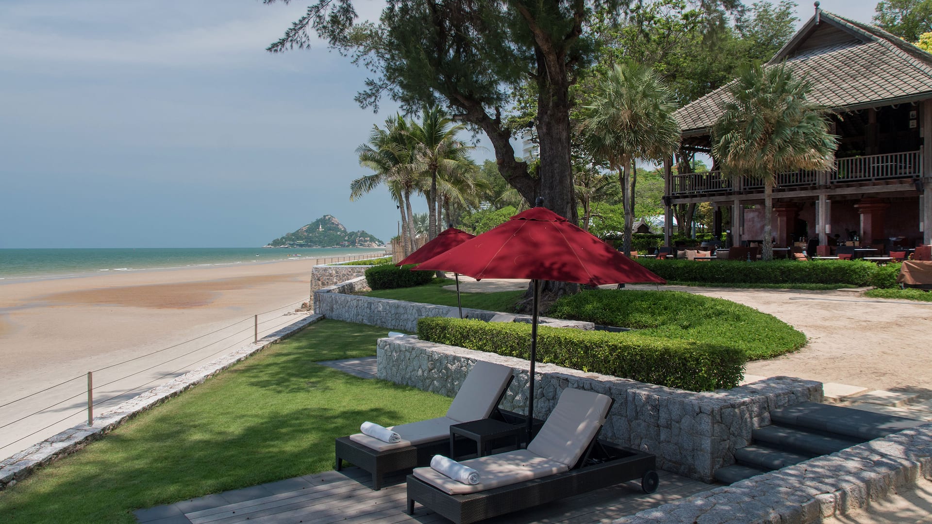 Hyatt Regency Hua Hin McFarland House Lawn