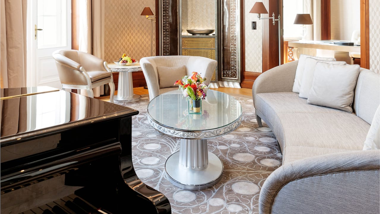P683-Presidential-Suite-Living-Room