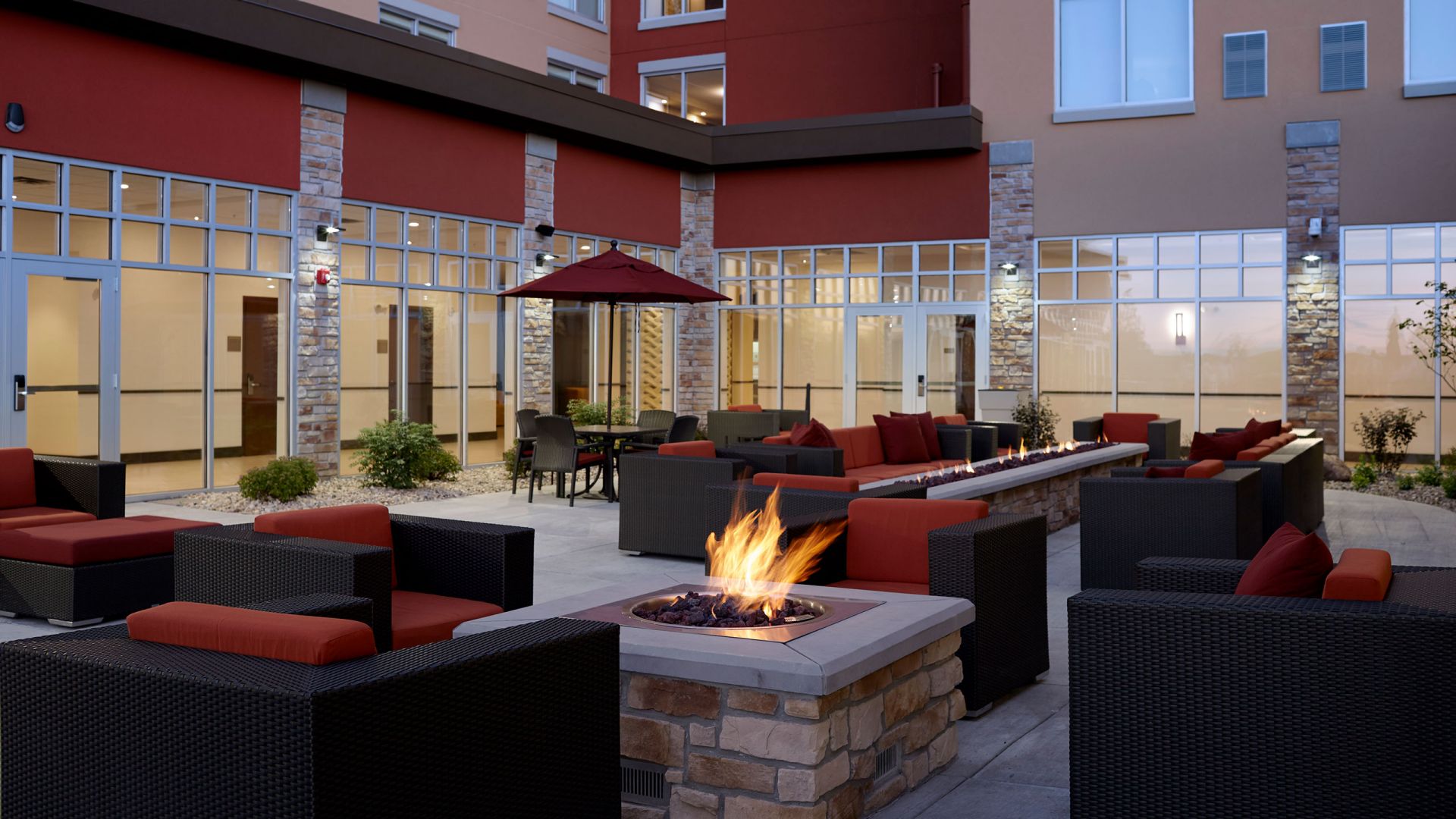 Photos Reviews Hyatt Place Madison Verona Courtyard