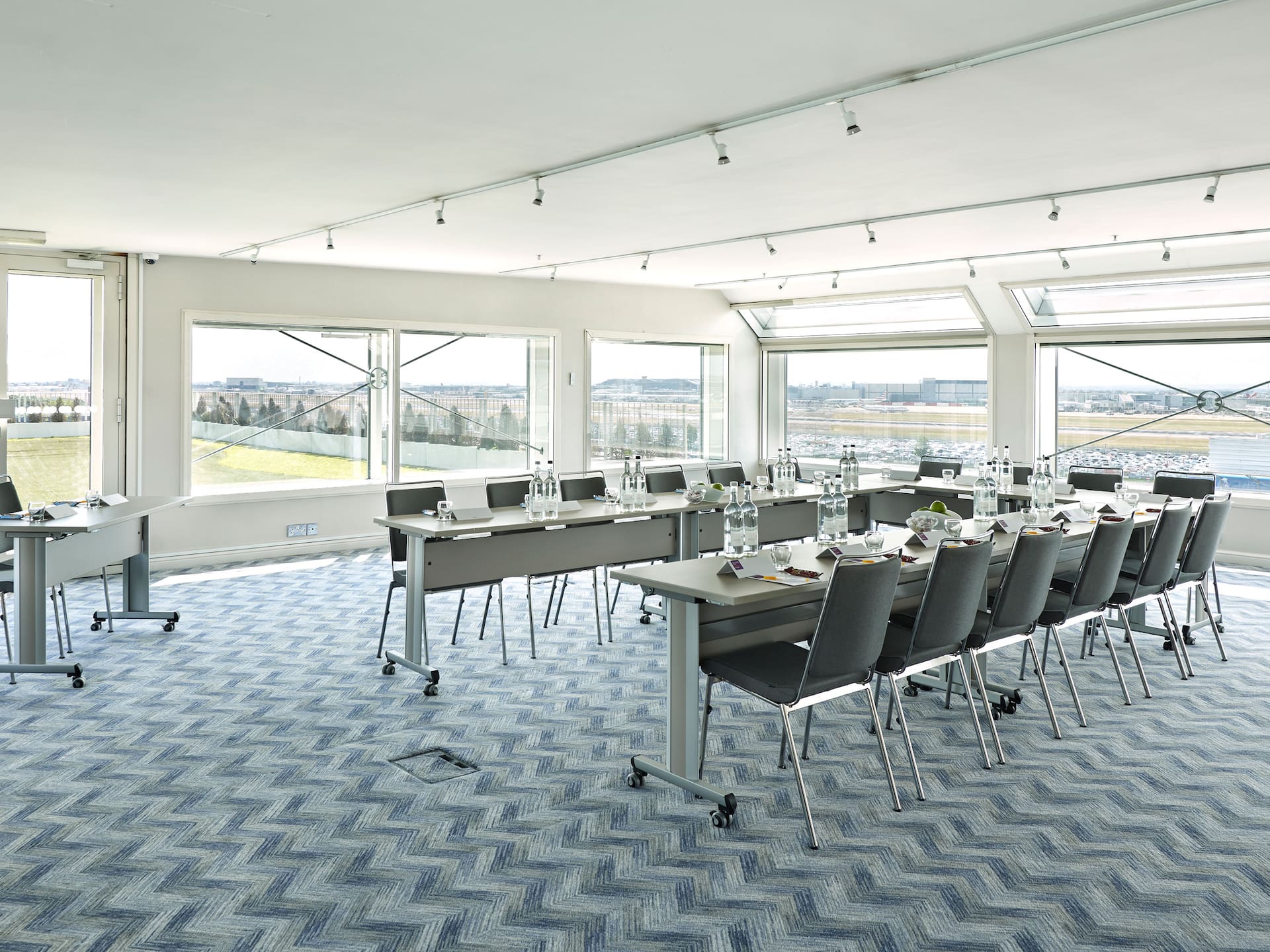 Hyatt Place London Heathrow Airport Meeting Place