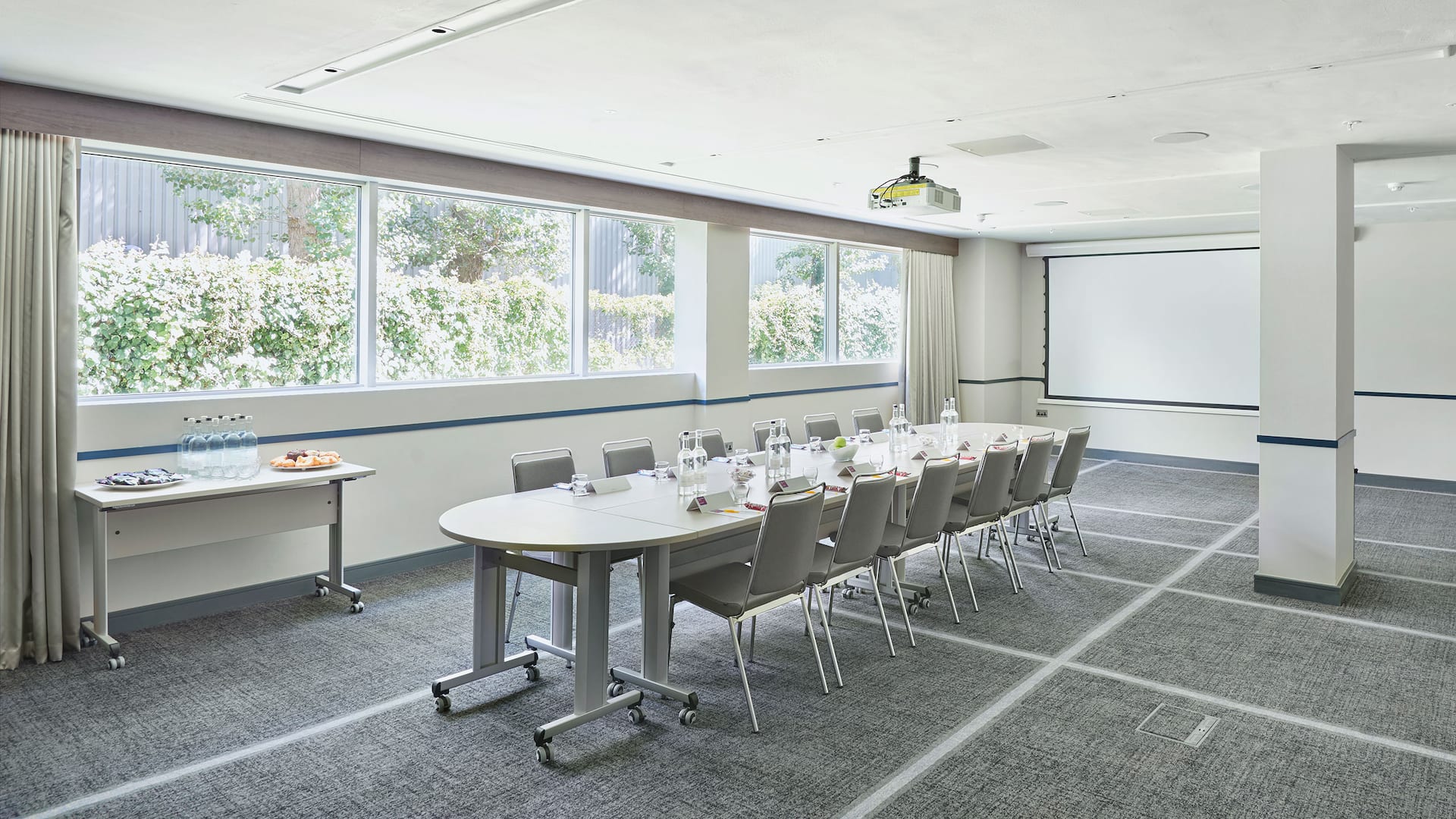 3 of 4 Hyatt Place London Heathrow Airport Meeting Place