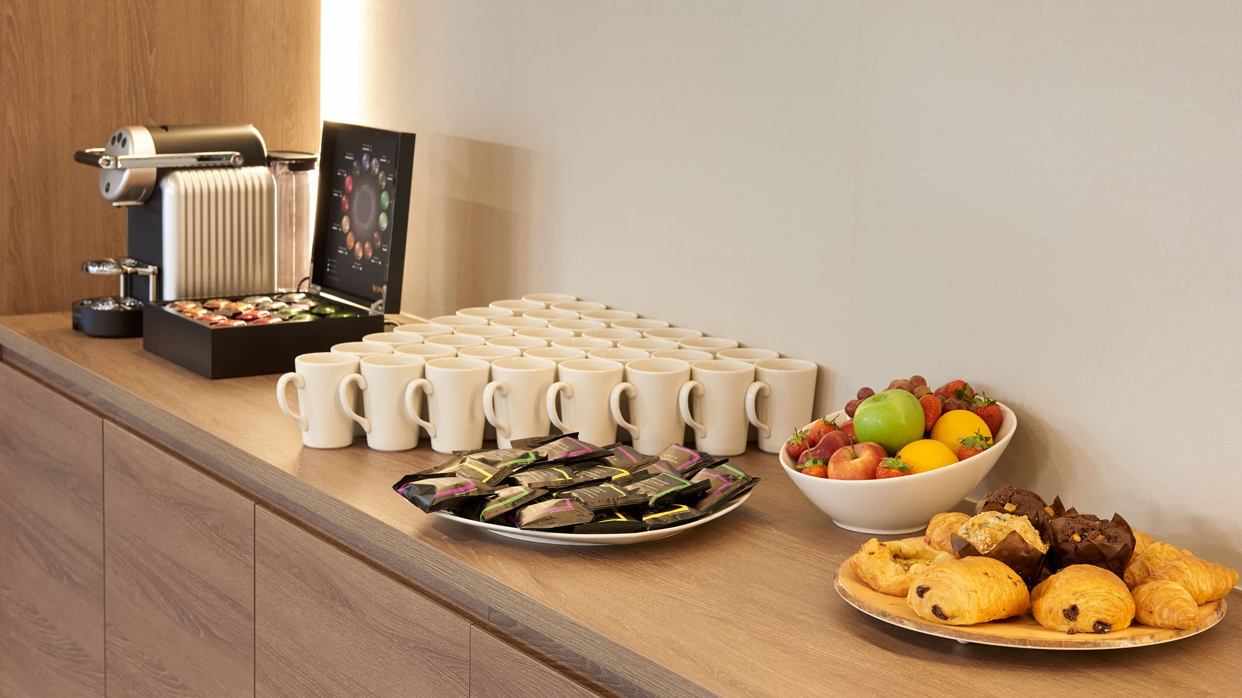 Hyatt Place London Heathrow Airport Meeting Place