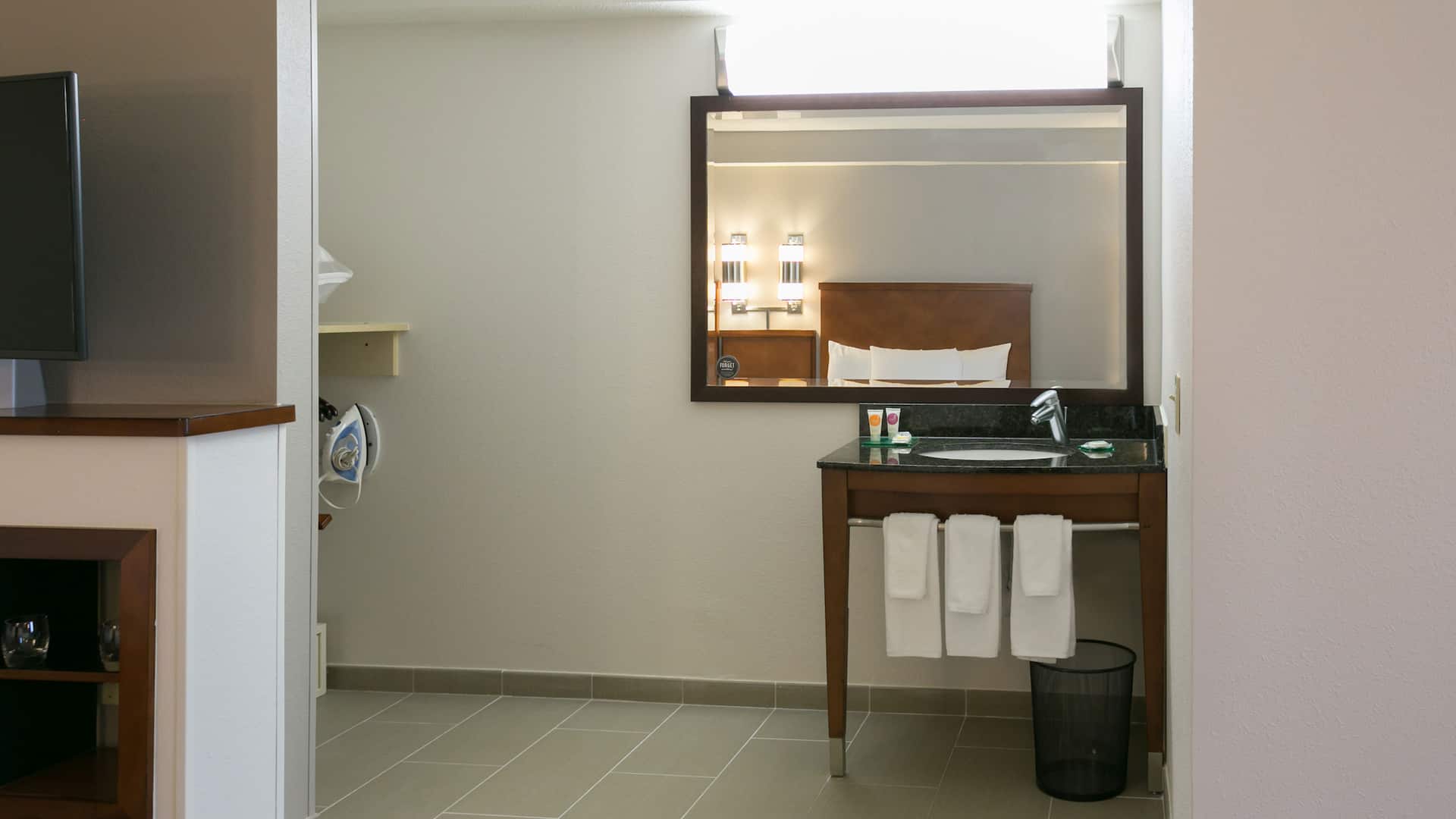 Hyatt Place Nashville/Franklin/Cool Springs Vanity Sink