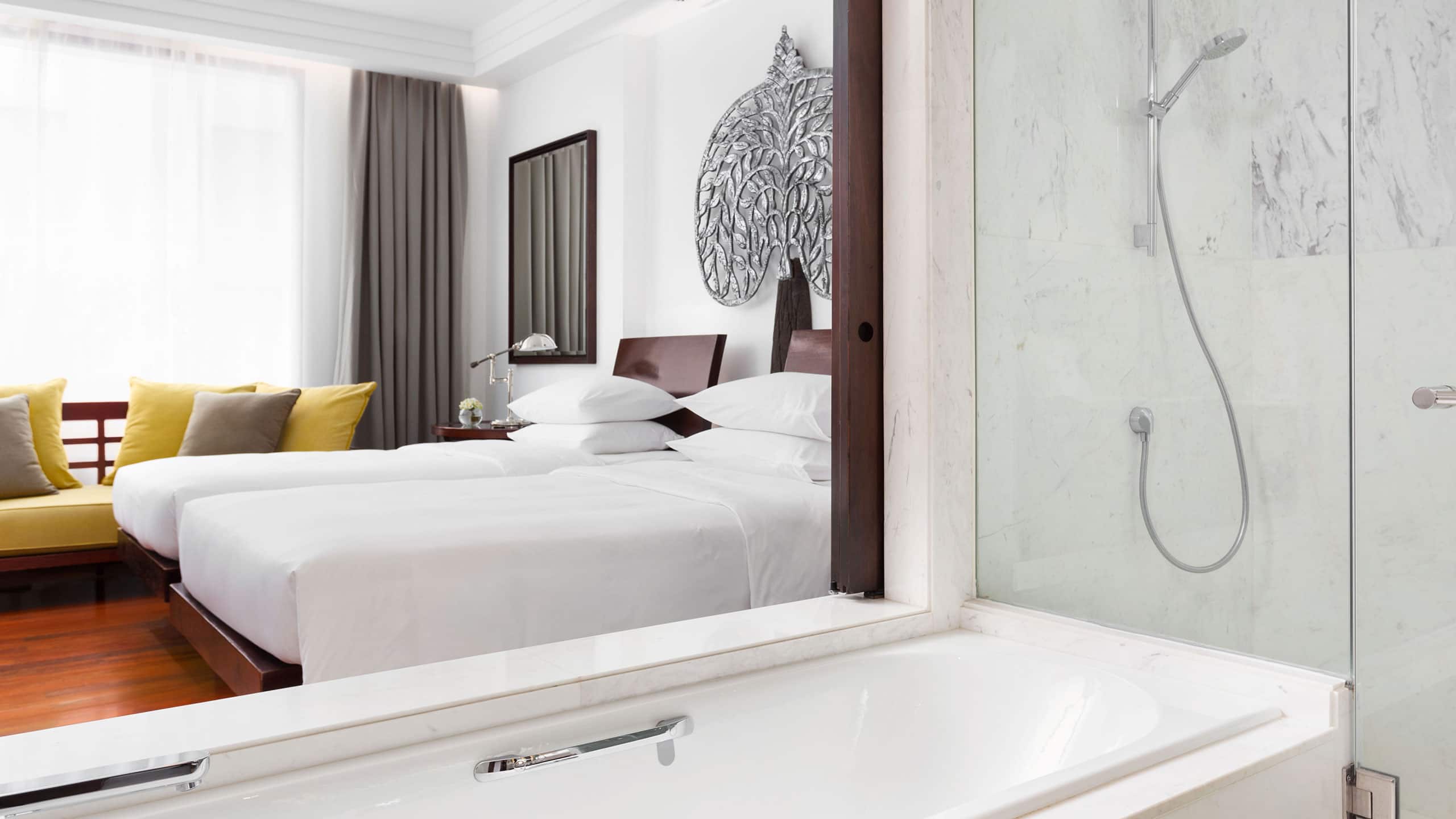 2 von 5 Park Hyatt Siem Reap Park Twin Bathroom