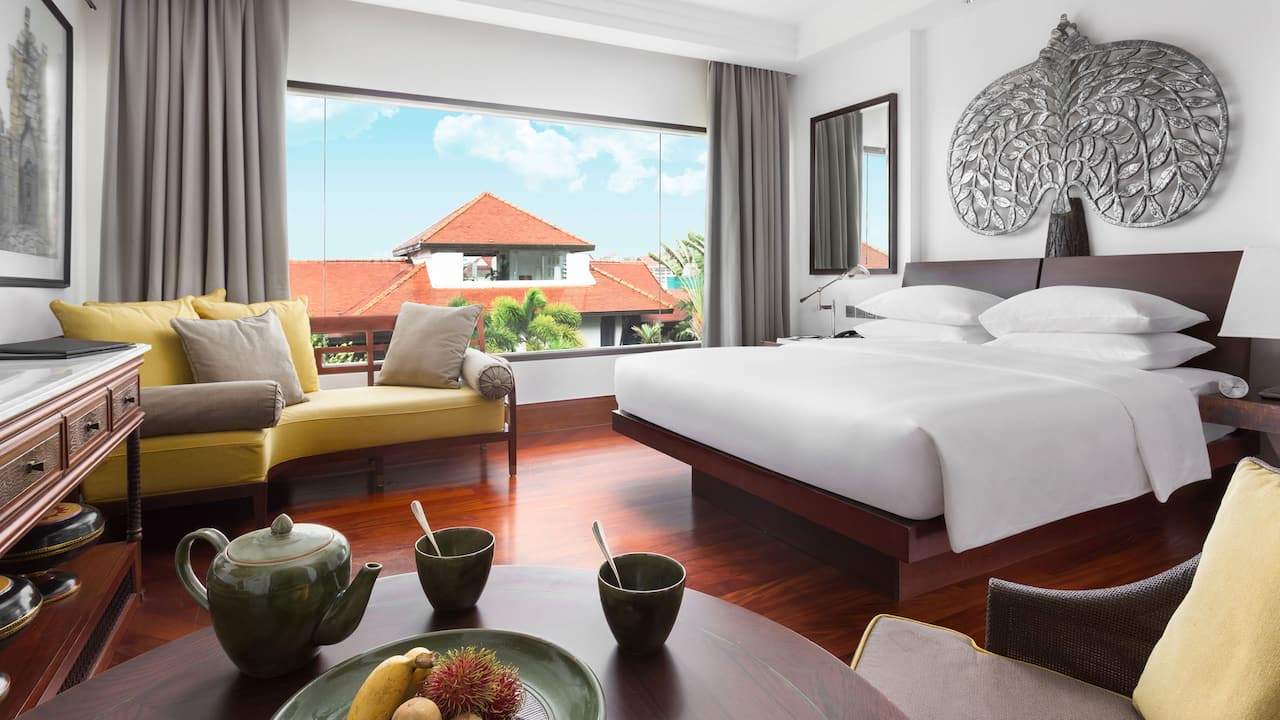 Luxury Hotel in Siem Reap 1 King Bed with Garden View