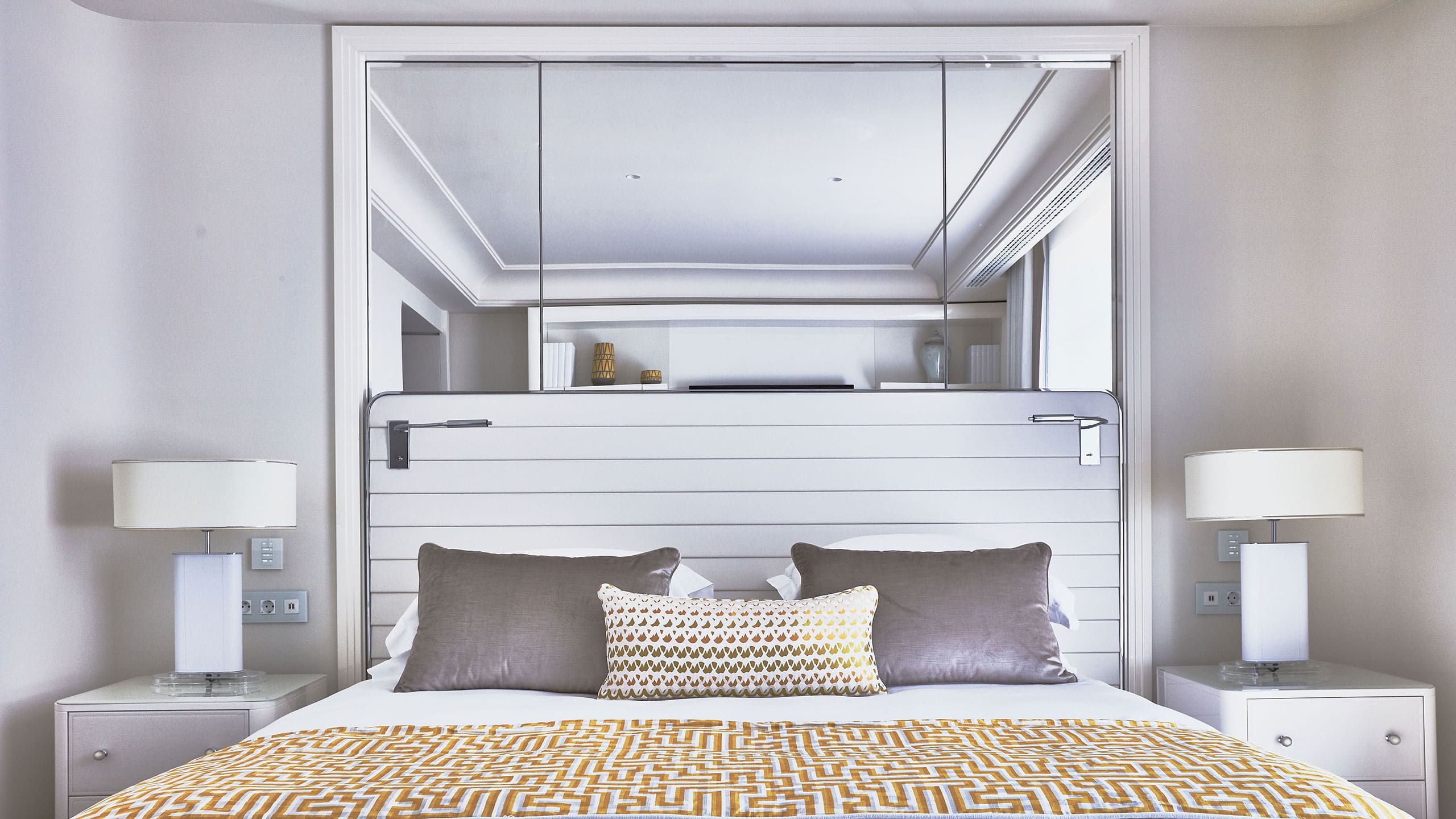 4 из 6 Hôtel Martinez Premium Room