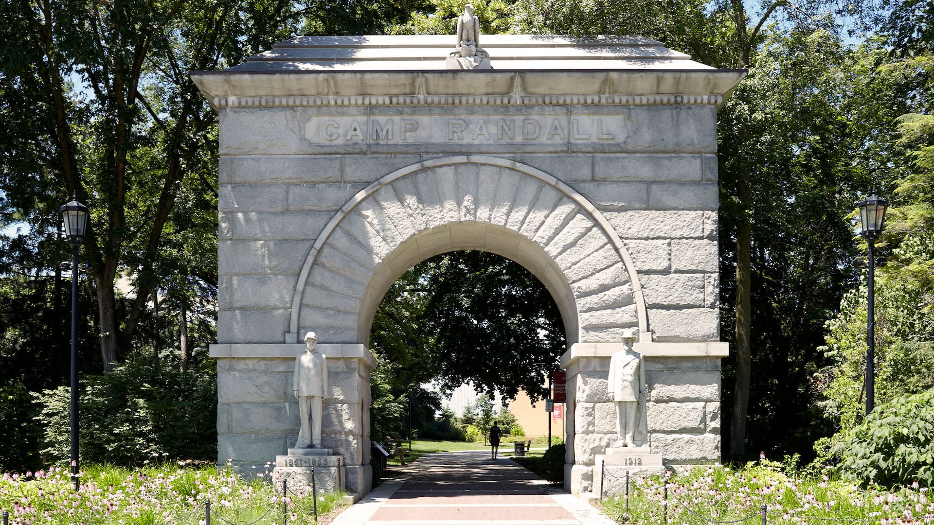 Hyatt Place Madison / Verona Camp Randall Arch