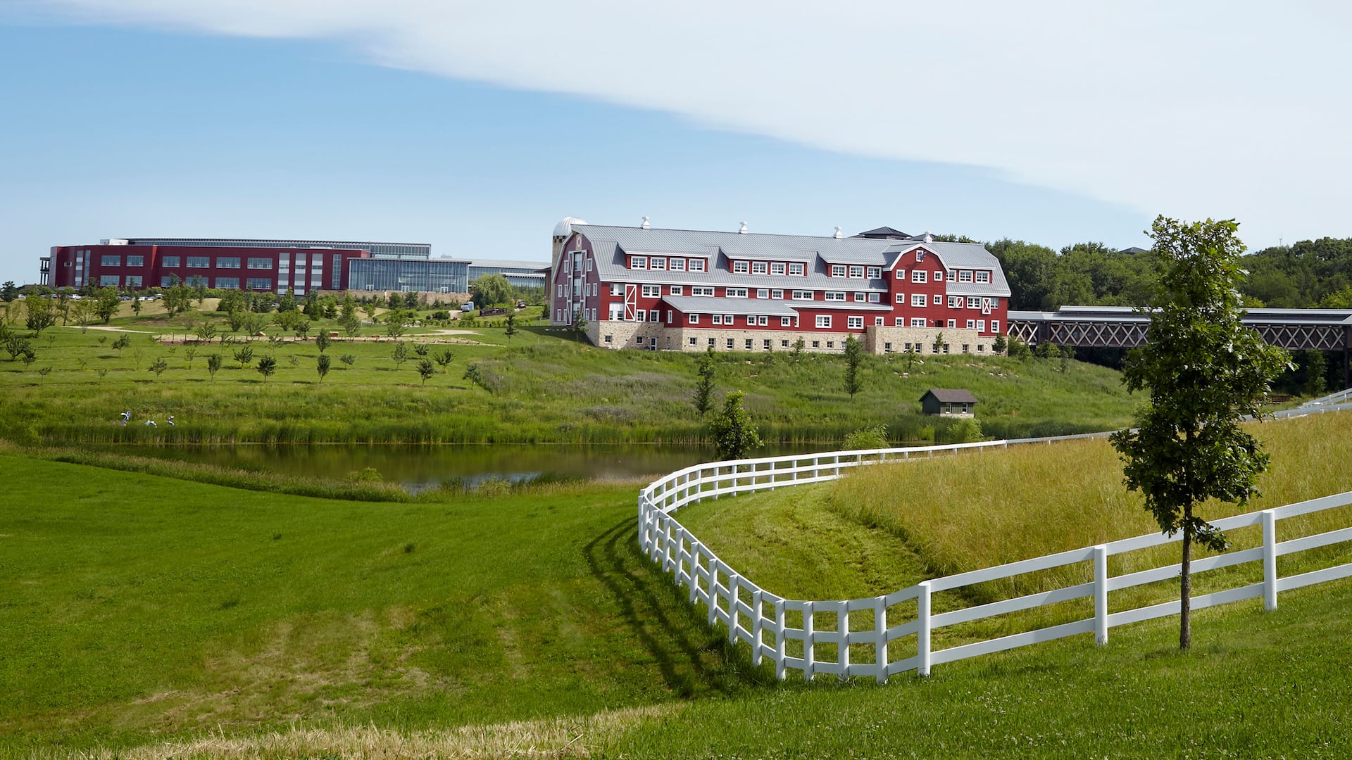 Hyatt Place Madison / Verona Epic Grounds