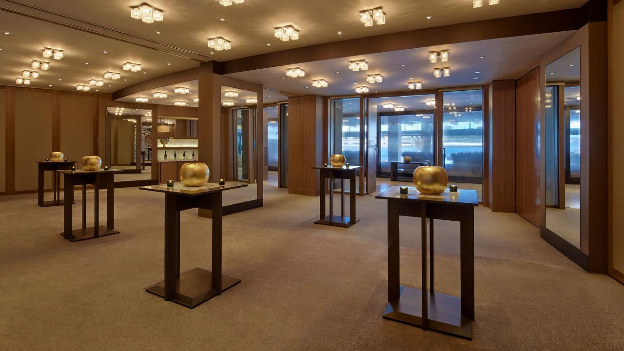 Gallery Cocktails set up