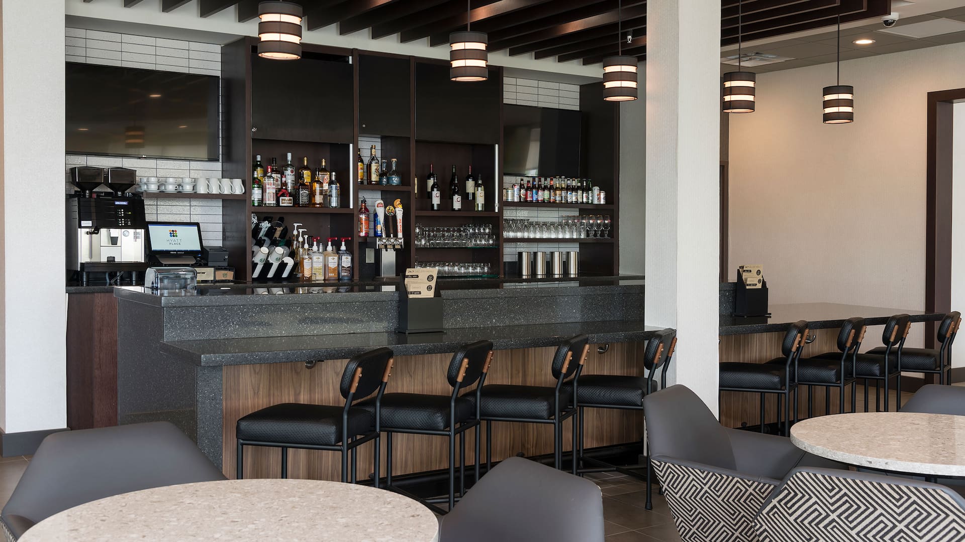 Hyatt Place Sarasota / Lakewood Ranch Bar