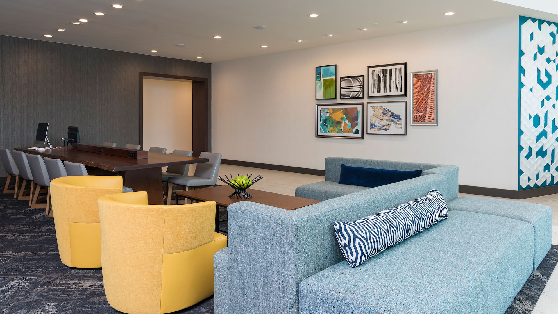 Hyatt Place Sarasota / Lakewood Ranch Lobby