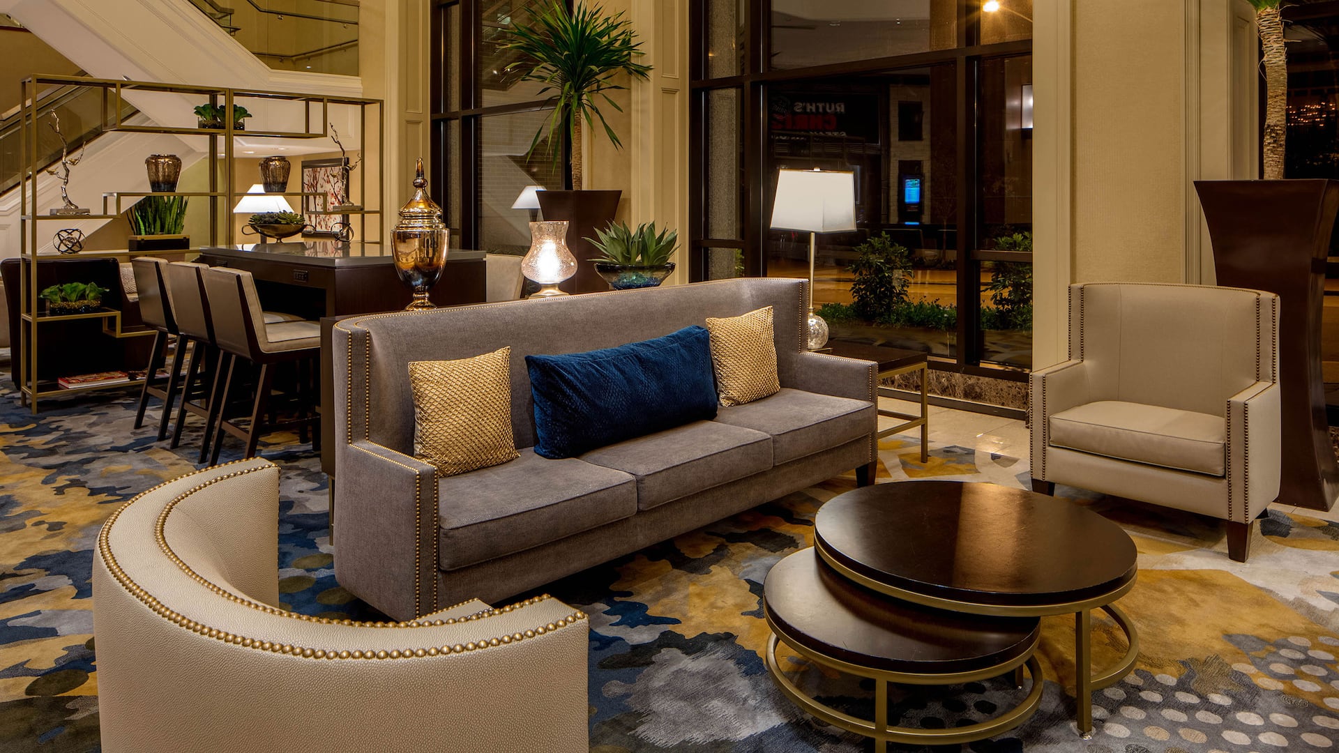 Hyatt Regency St. Louis at The Arch Lobby Lounge