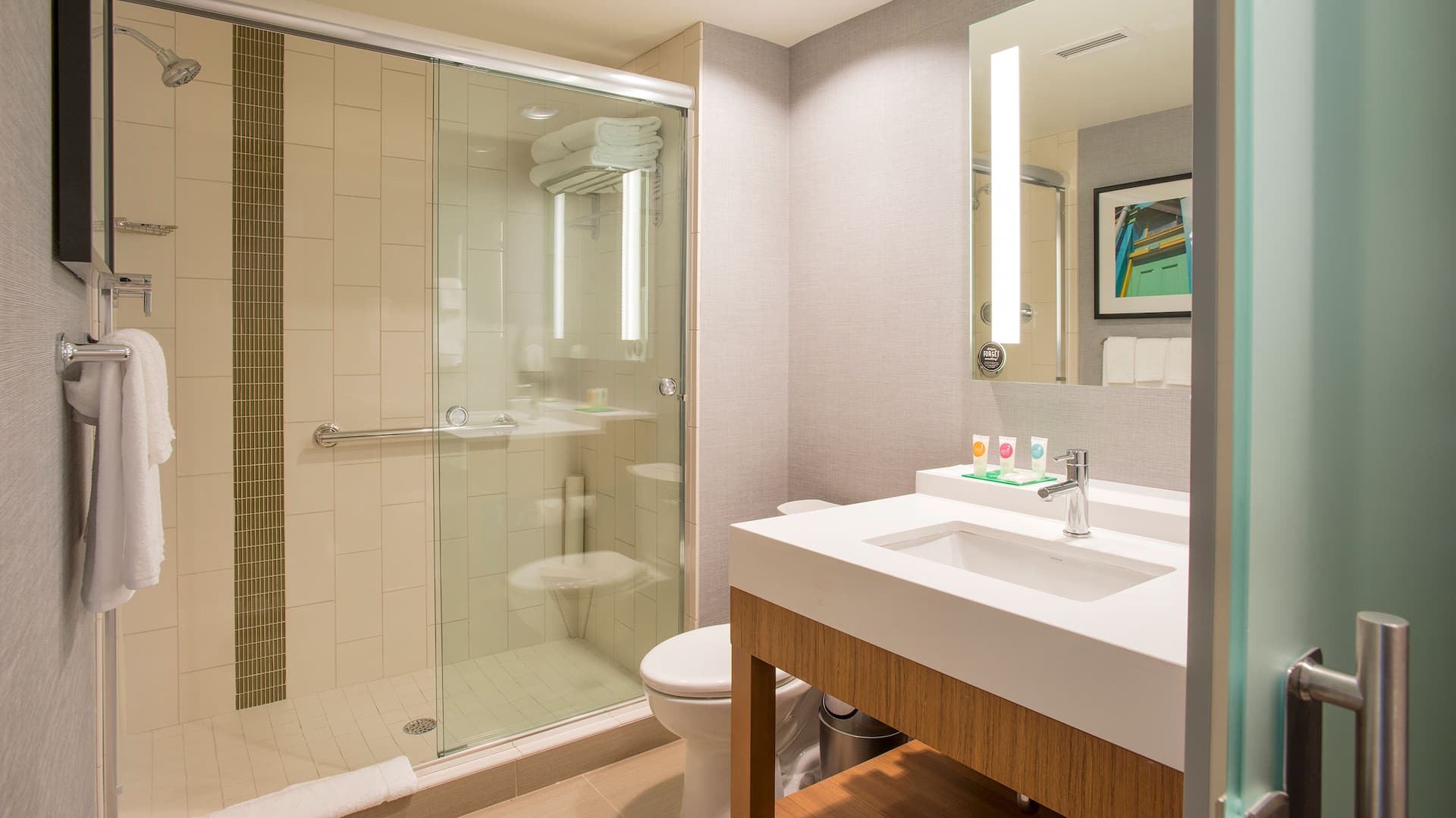 Hyatt Place Cincinnati / Sharonville Convention Center King Bathroom