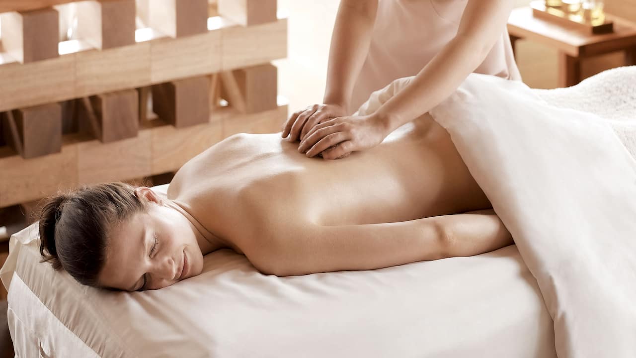 Bed and Spa at the Park Bed and Spa at the Park