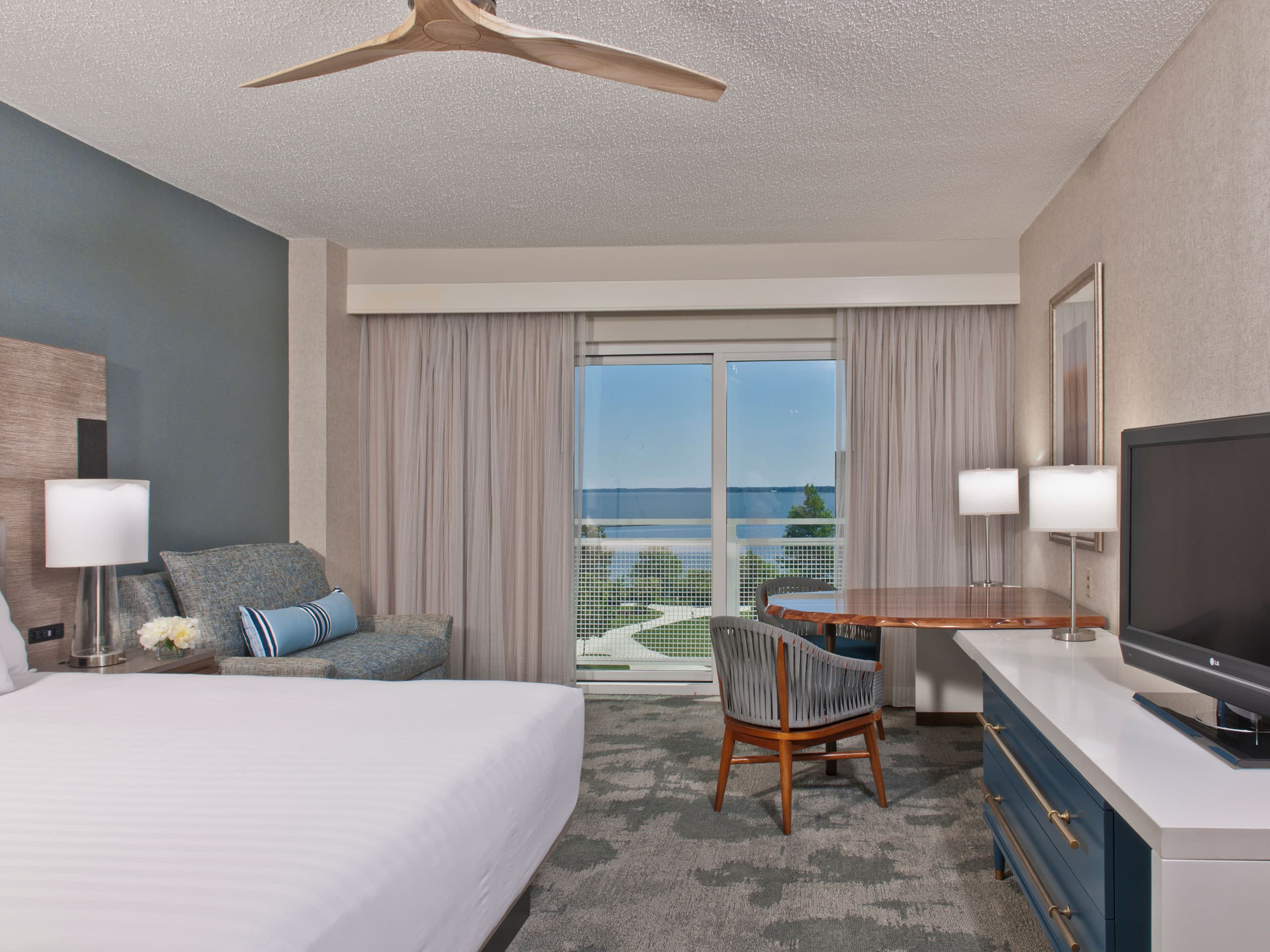 Guestrooms Water View King