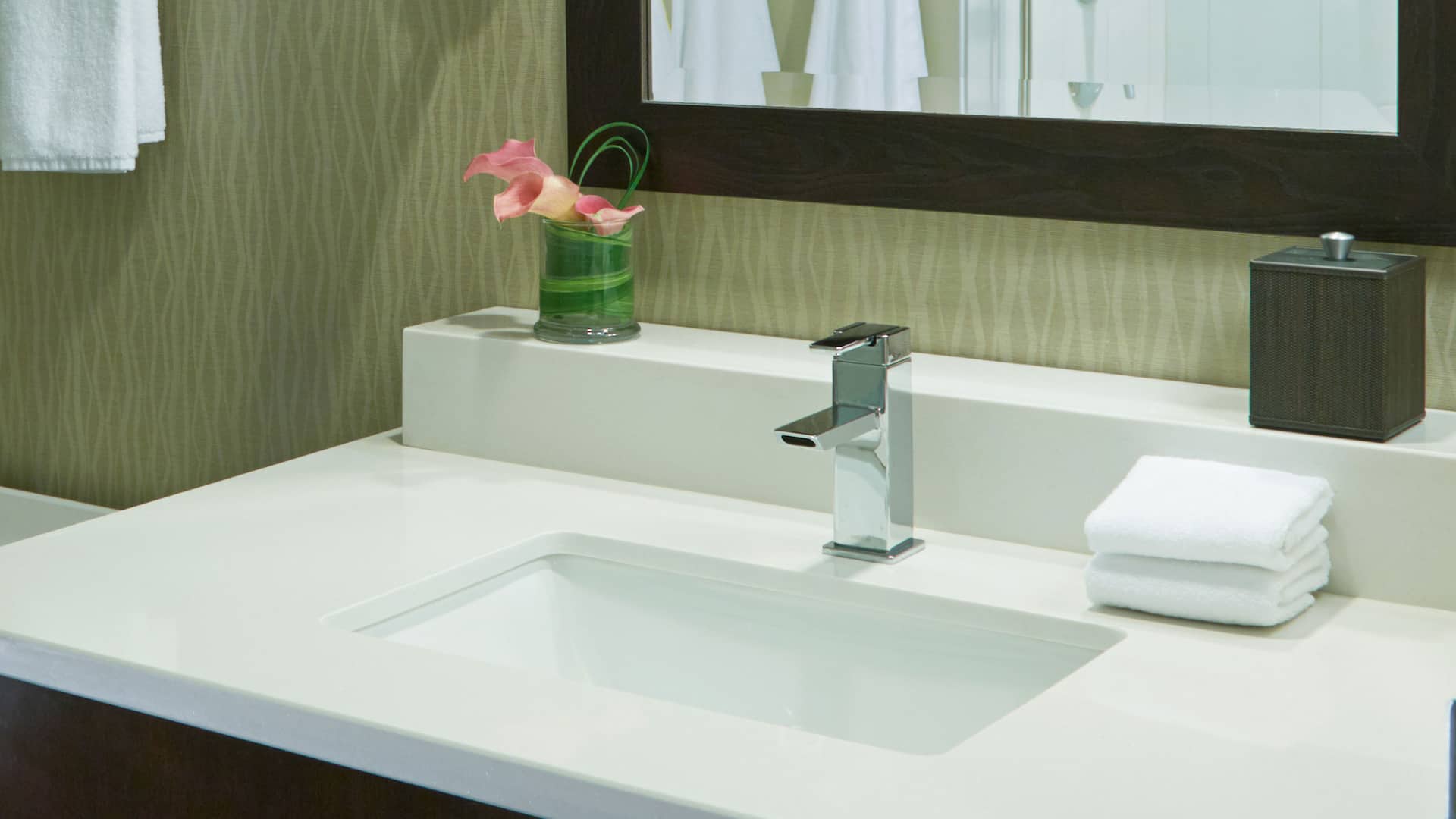 2 von 3 Hyatt Regency Atlanta Perimeter at Villa Christina Bath Standard