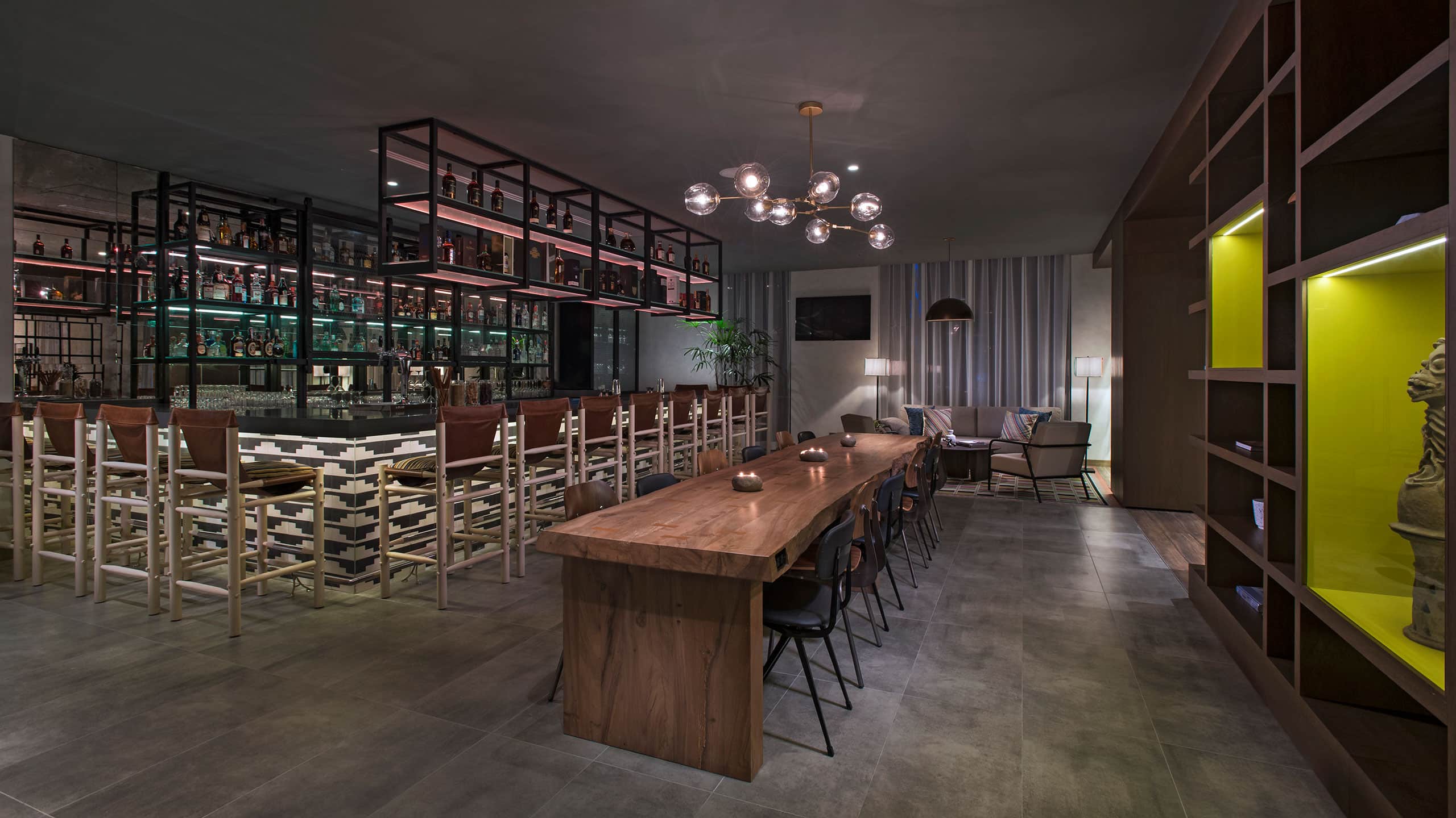 Hyatt Centric Guatemala City Bar Zeis
