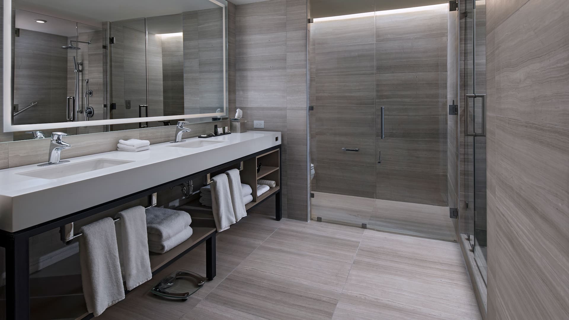 3 of 3 Hyatt Centric Guatemala City Deluxe Executive Bath