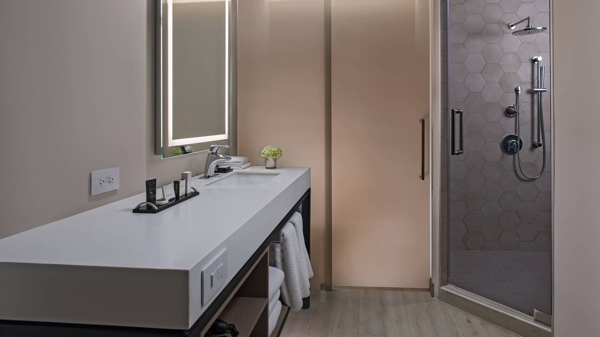 2 of 2 Hyatt Centric Guatemala City Standard Bath