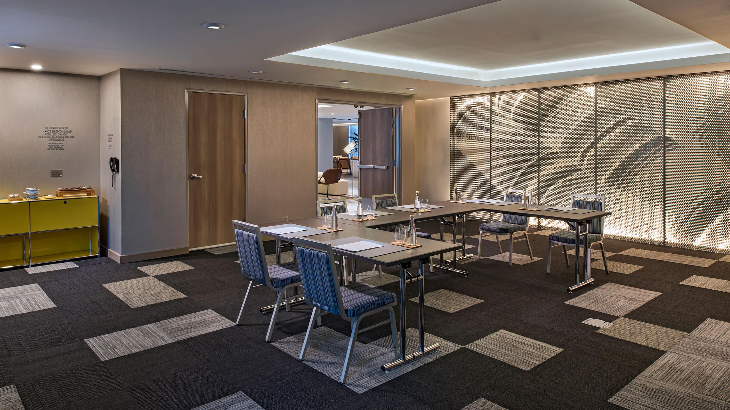 1 of 1 Hyatt Centric Guatemala City Estelas