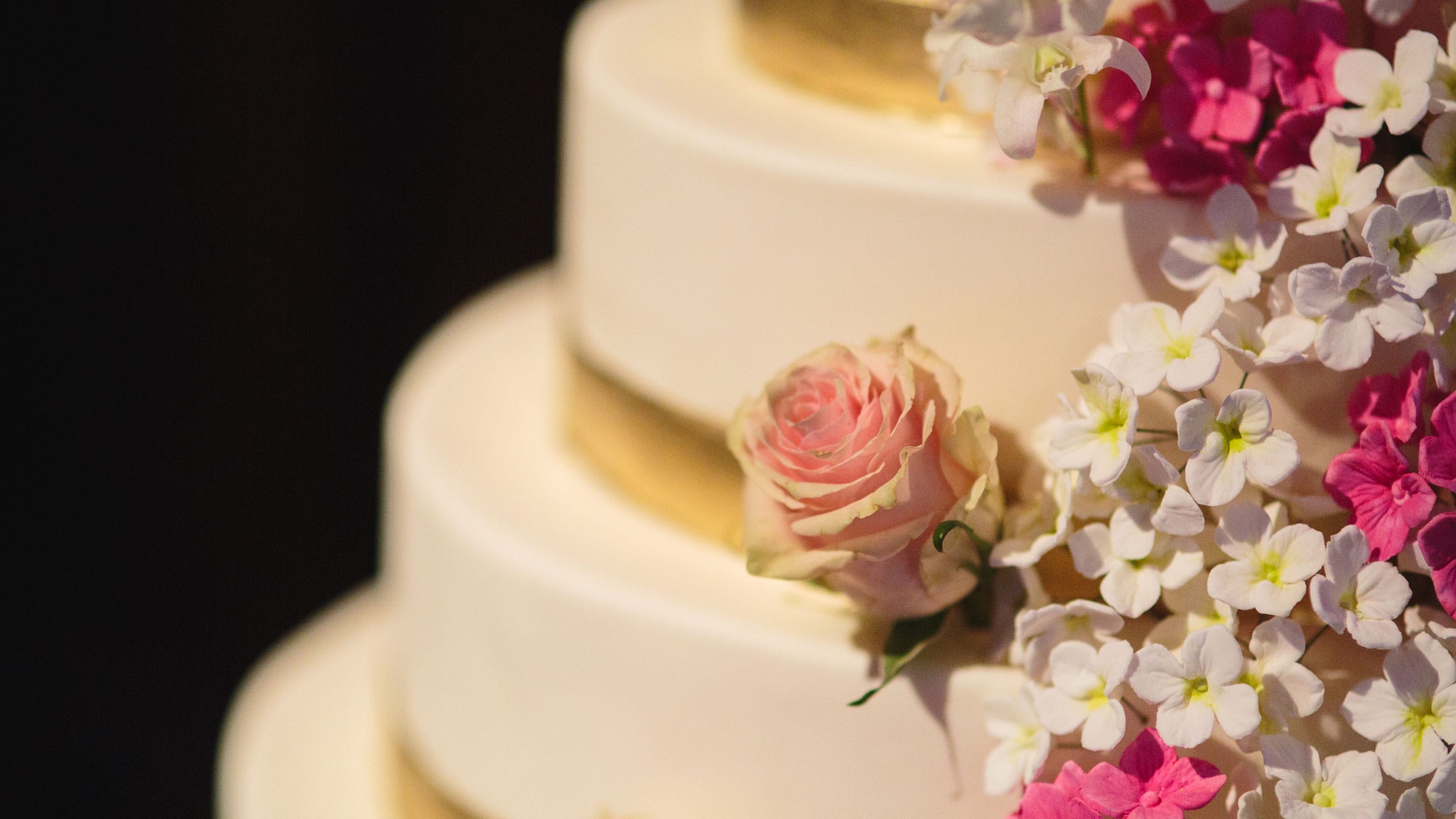 Hyatt Grand Central New York Wedding Cake