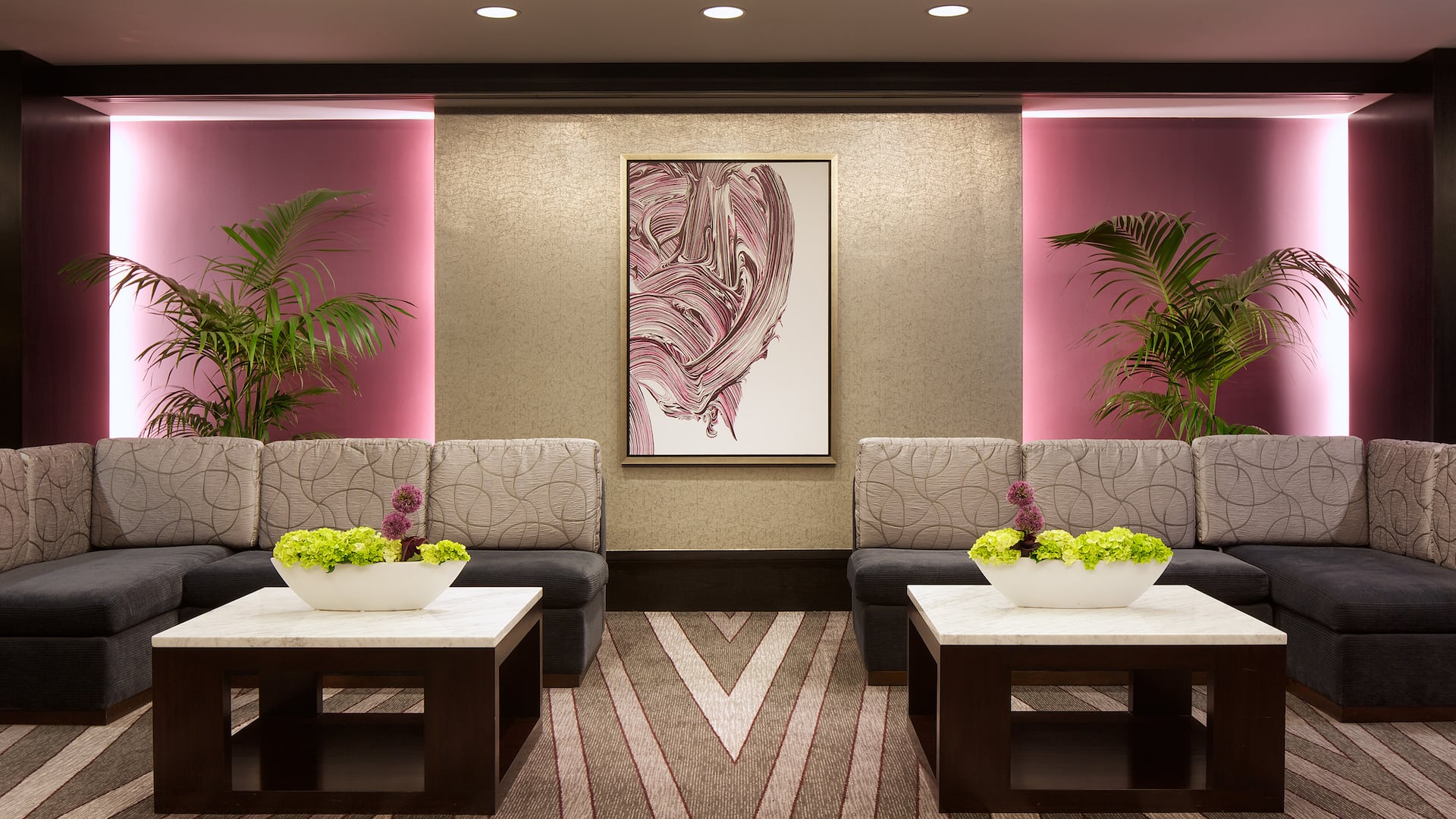 Hyatt Regency Boston Front Entrance Seating Area
