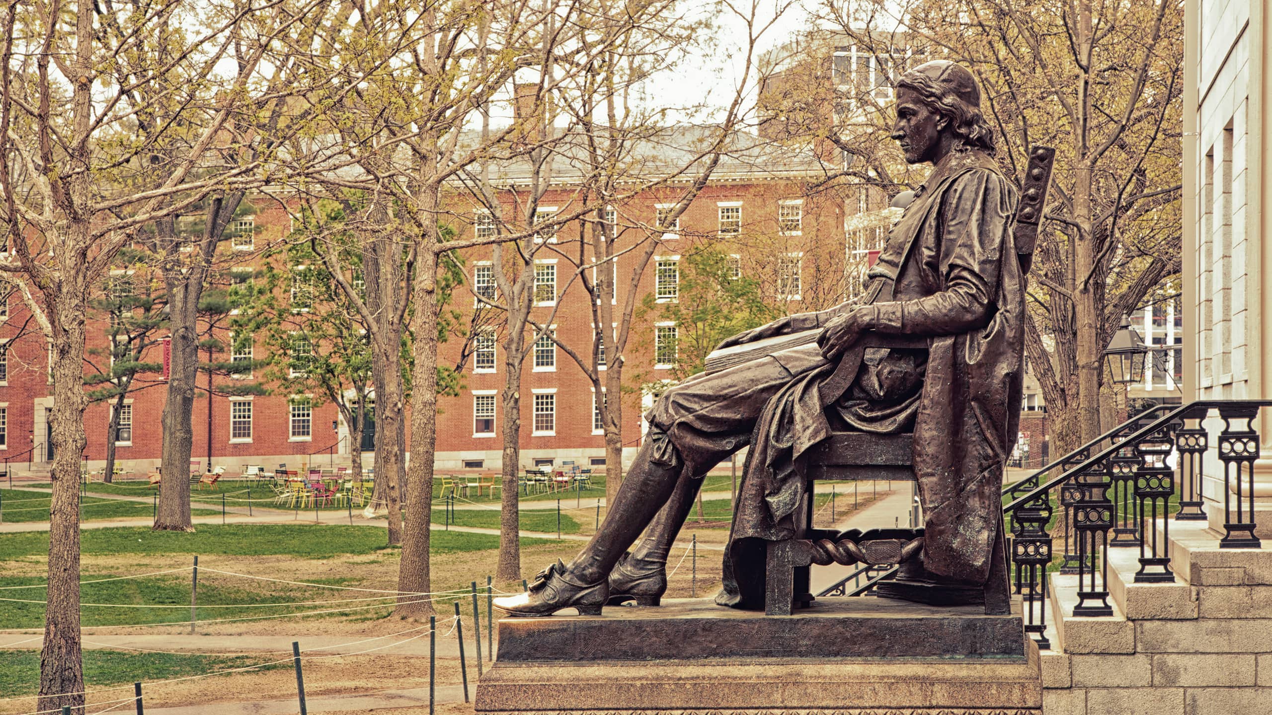 Hyatt Regency Boston Harvard Statue