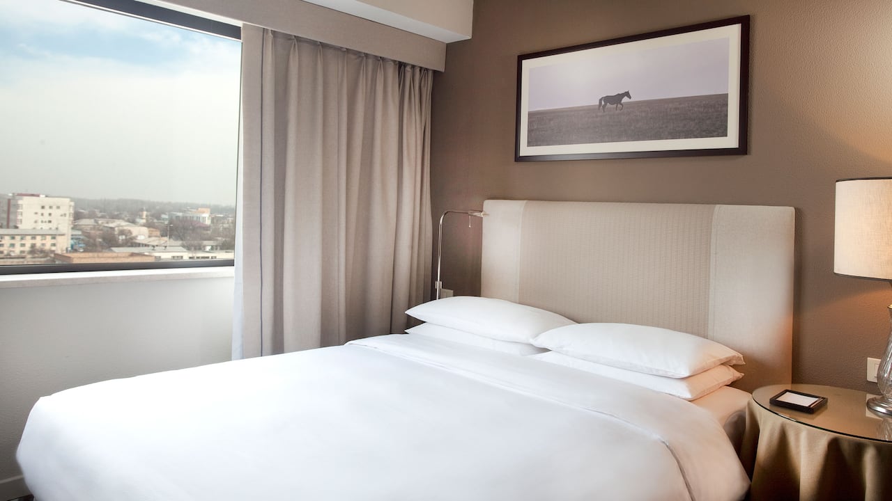 queen room club access