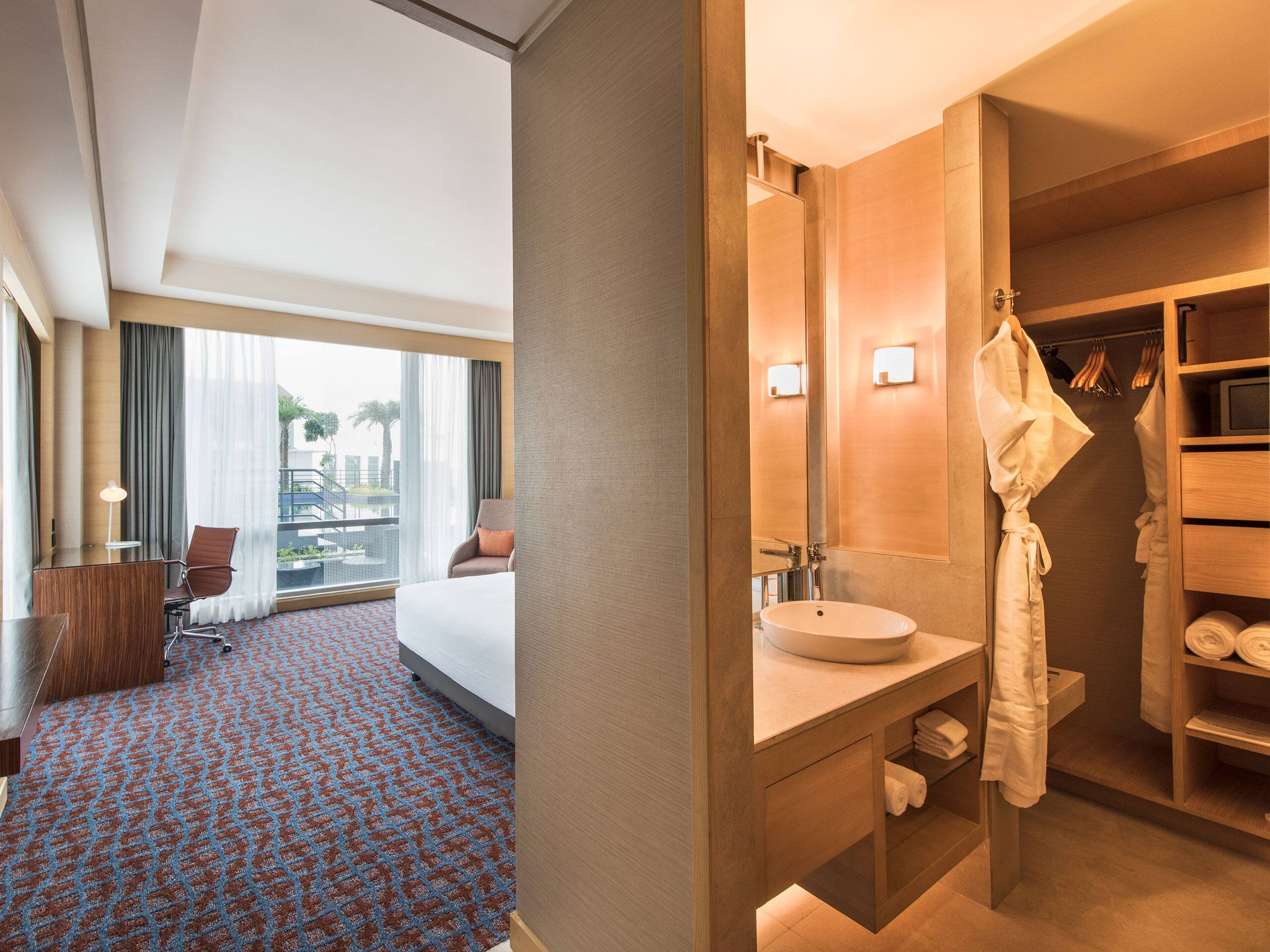 Club Room Bathroom