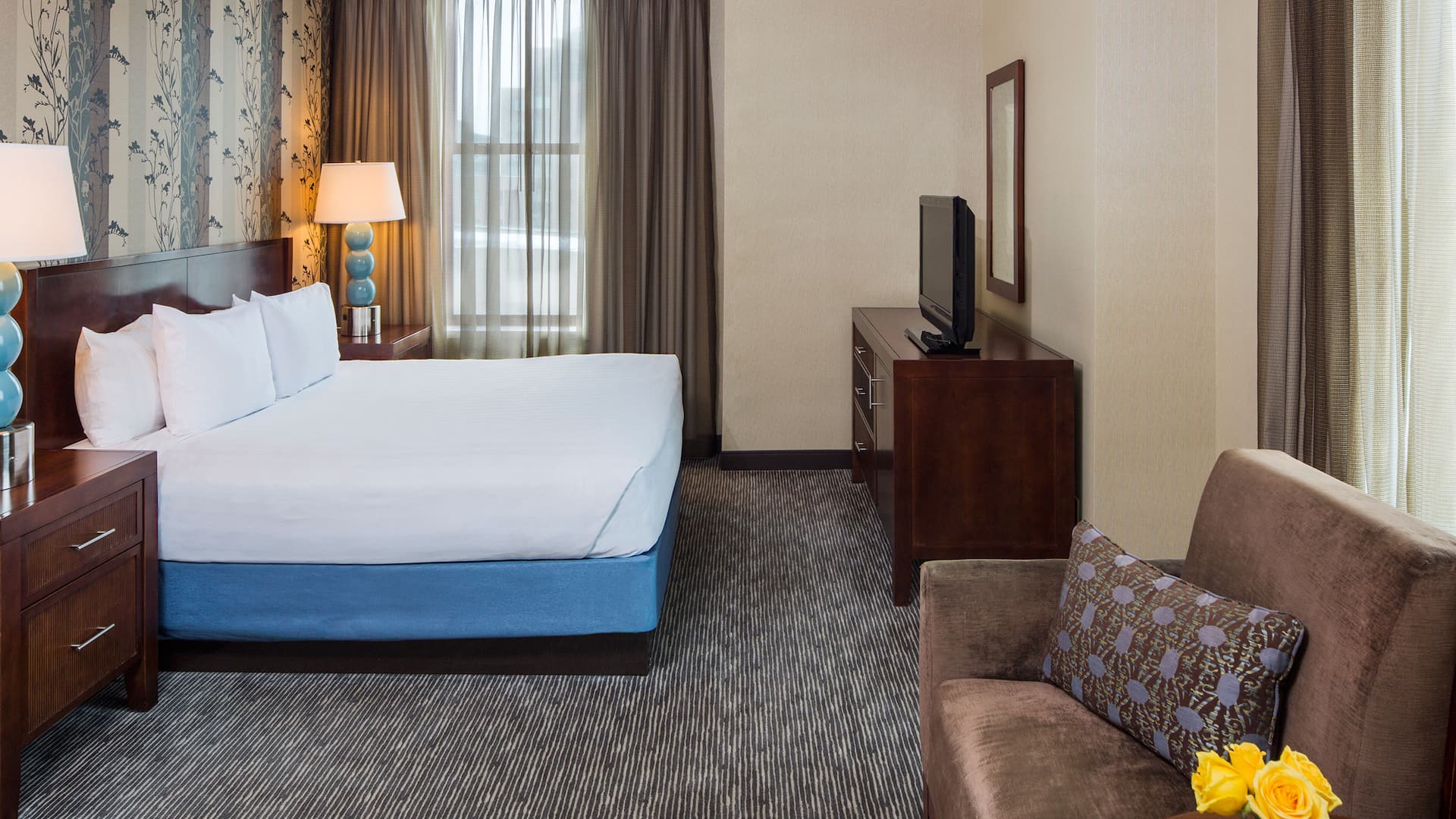 Hyatt Regency Buffalo / Hotel and Conference Center Executive King Guestroom