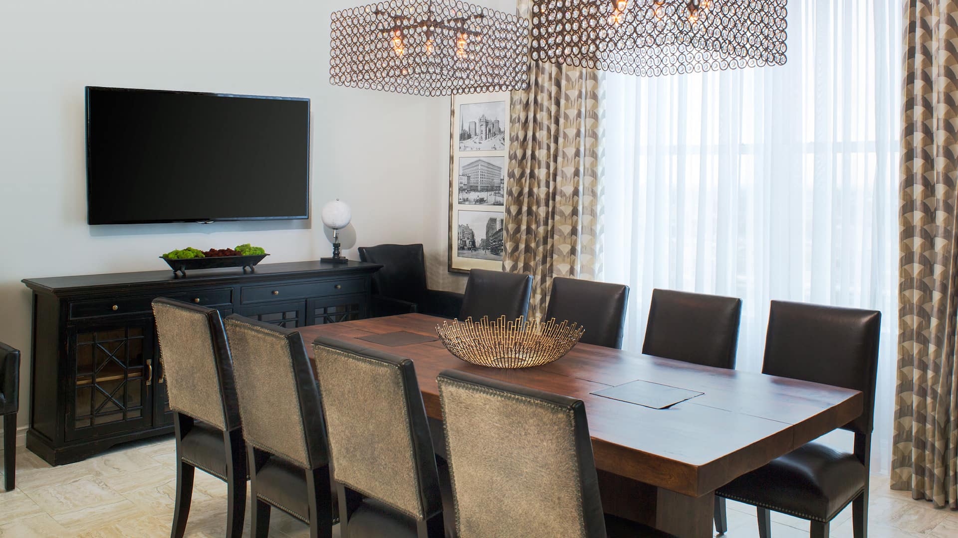 Hyatt Regency Buffalo / Hotel and Conference Center Penthouse Dining Room