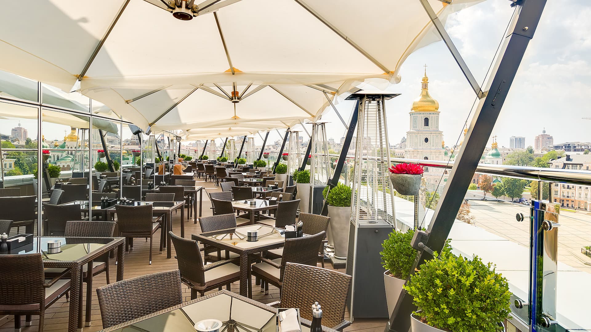 Hyatt Regency Kyiv Bar On 8 Terrace