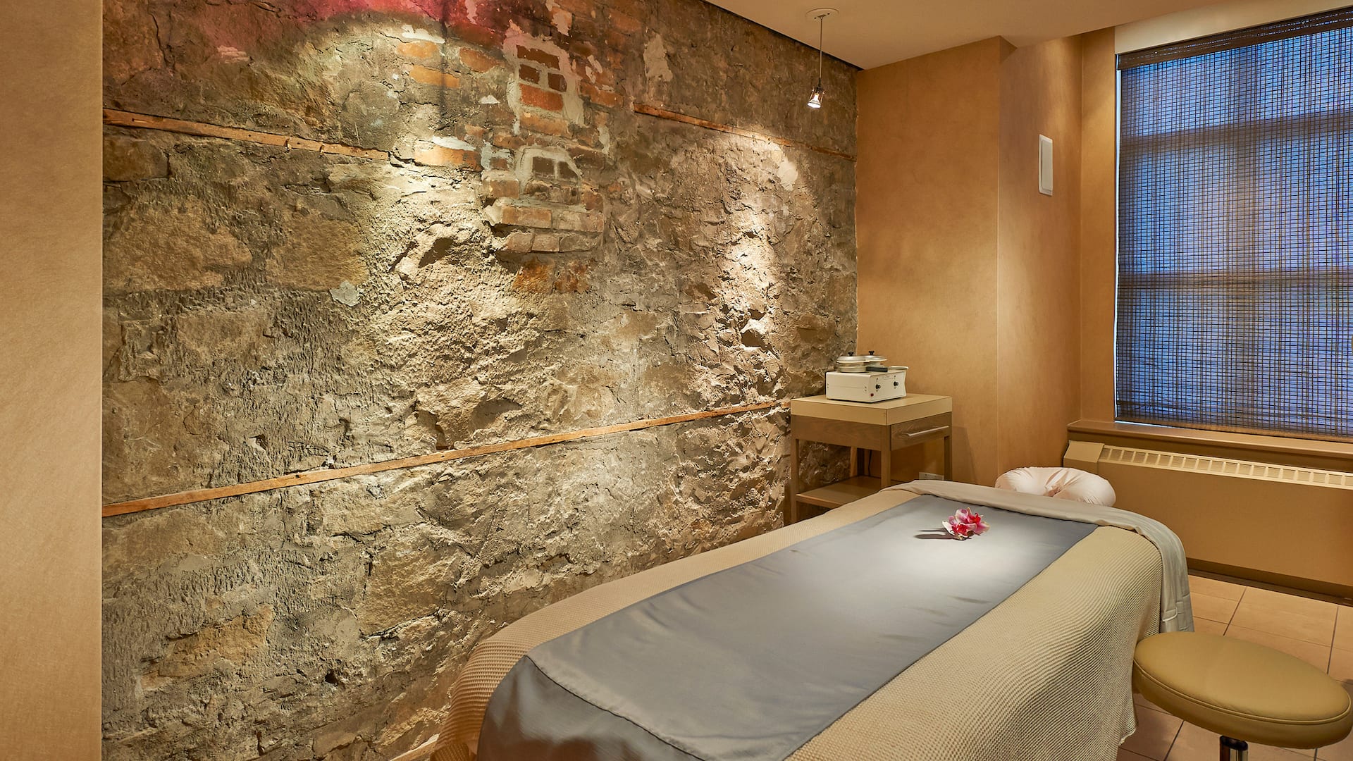 Hyatt Regency Calgary Stillwater Spa Single Room