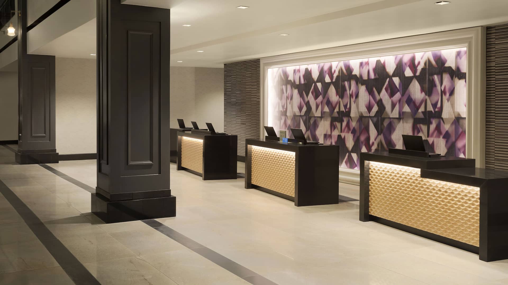 Hyatt Regency Savannah Front Desk