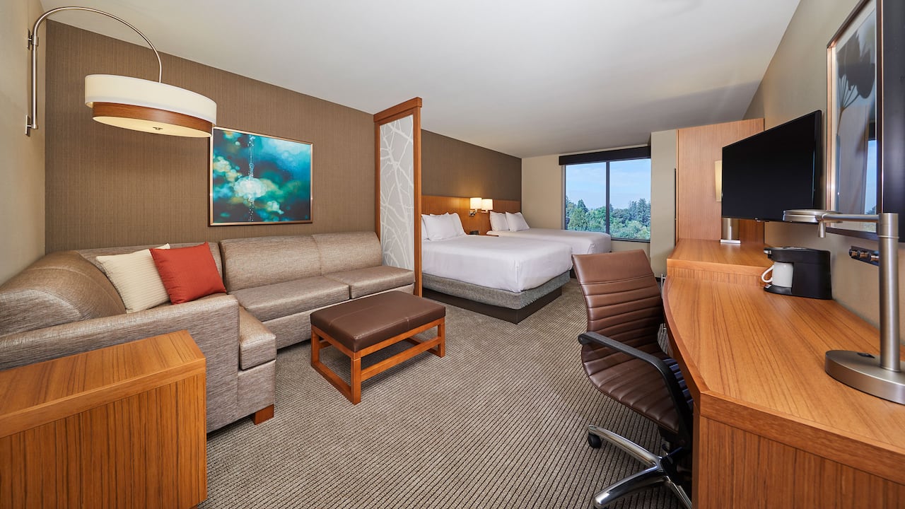 Two Queens Room